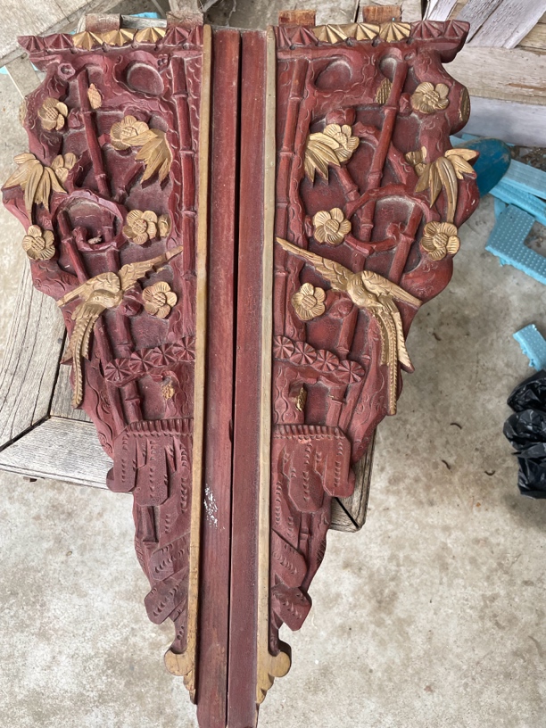 五十年代，实木雕刻，喜鹊登梅题材角花一对