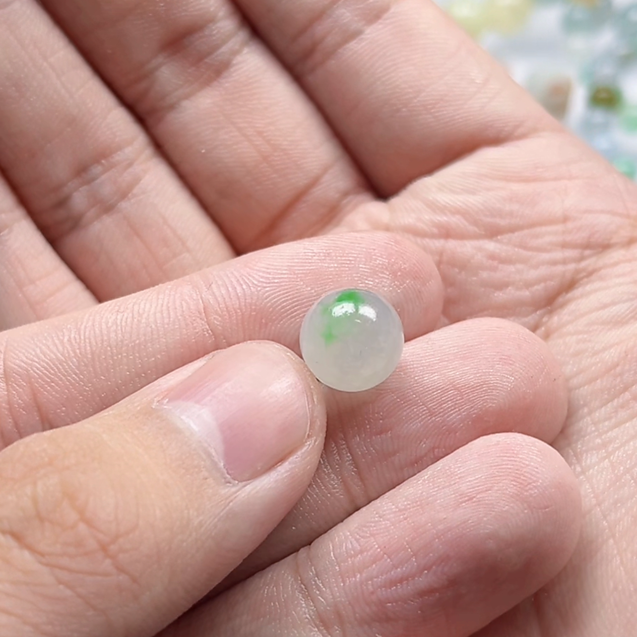 天然缅甸A货翡翠，冰飘阳绿卡11单珠