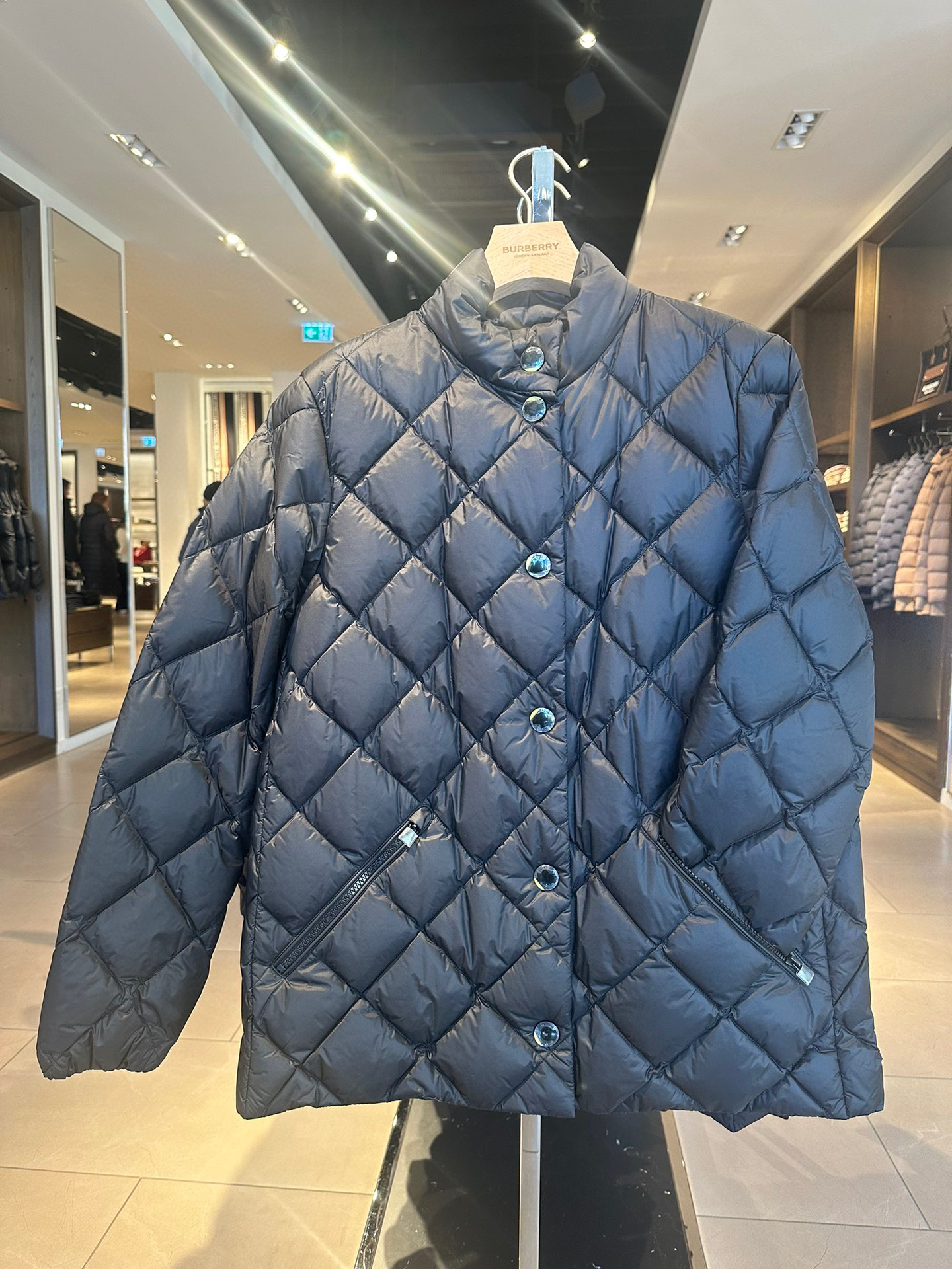 全新未使用 BURBERRY/博柏利 巴宝莉女款菱格羽绒服