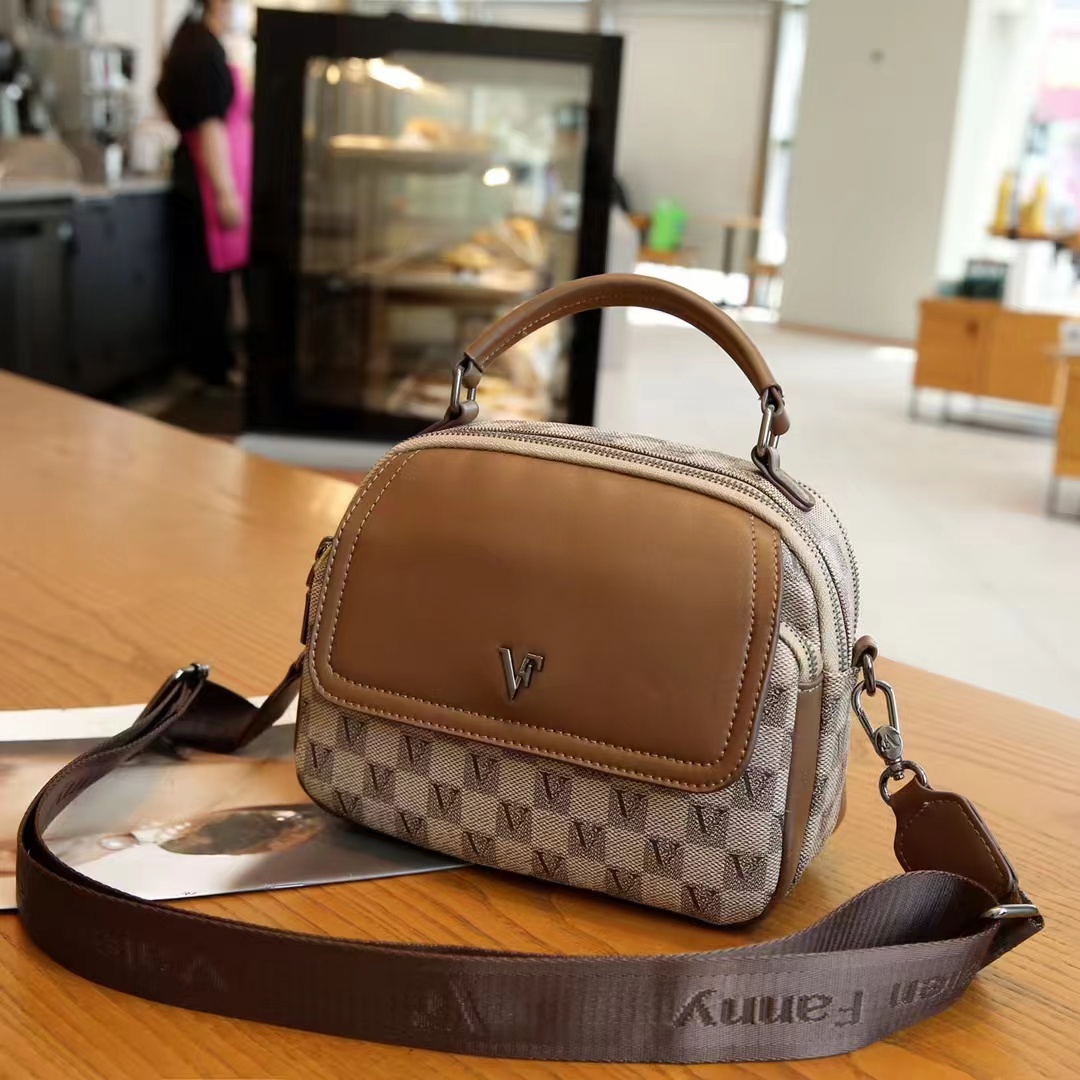 【韩衣舍】时尚潮流大容量单肩包