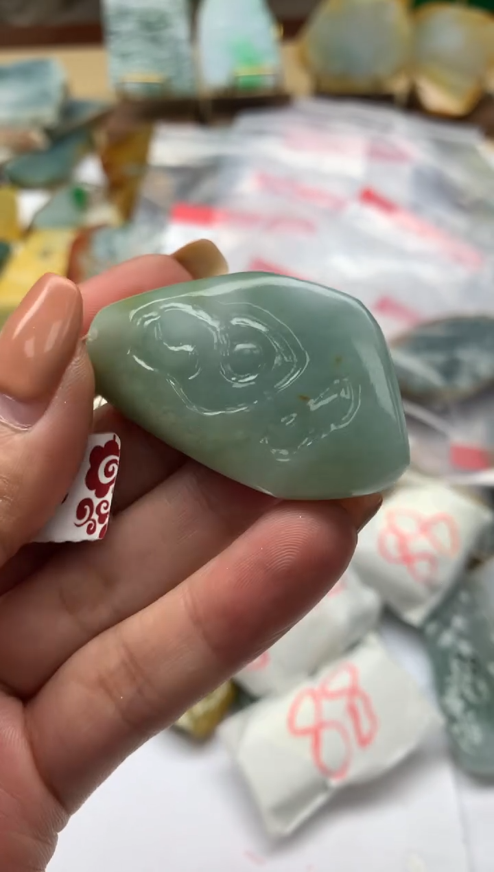 【闪购商品】翡翠颈饰未镶嵌1