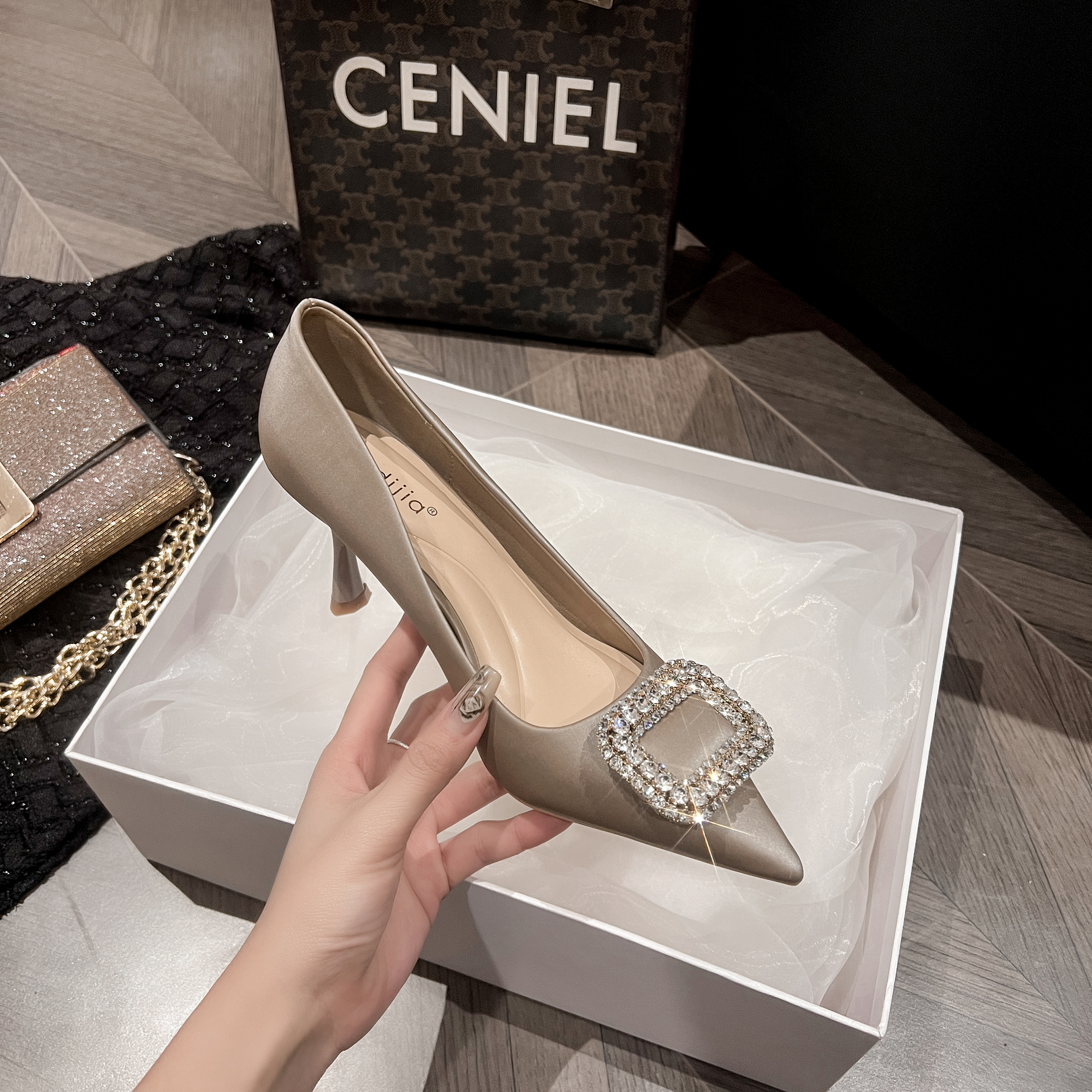 sendijia/森迪加A555-28高跟鞋女通勤风小方钻扣跟鞋百搭气质尖头