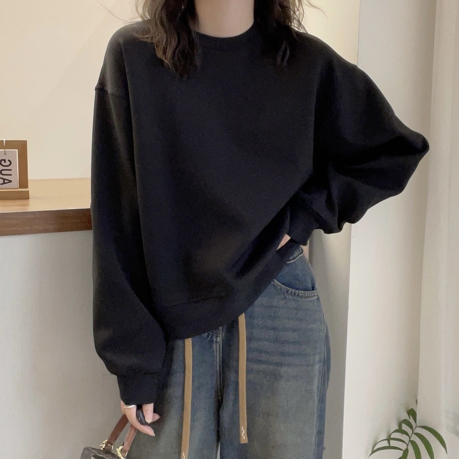 欧洲站2023秋装新款欧货简约纯色设计感卫衣女春秋宽松百搭上衣女