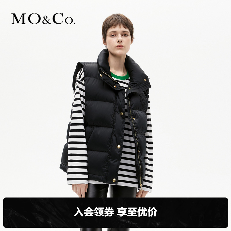 【防寒】【90%鸭绒】MOCO学院风贴布绣立领羽绒马甲MBC4EINT14