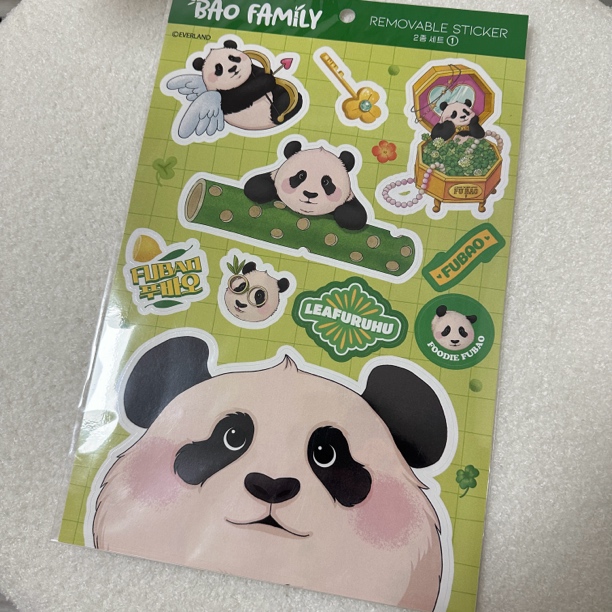 宝家族快闪店福宝大头贴纸系列熊猫