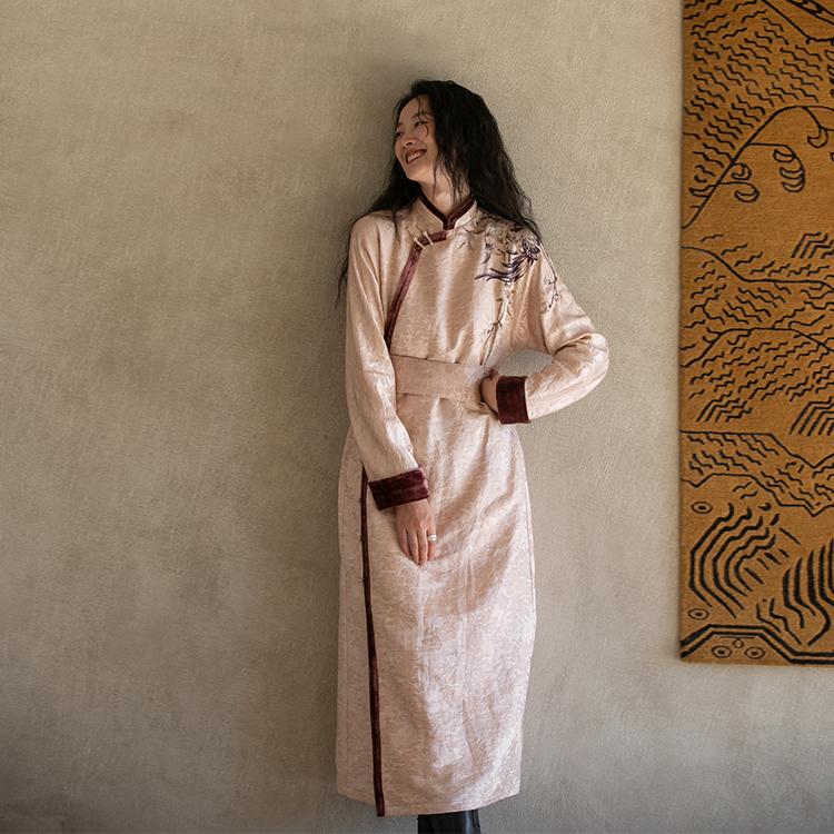 牧衣游原创 提花丝麻手工刺绣风衣女新款宽松复古民族风袍子 半纸