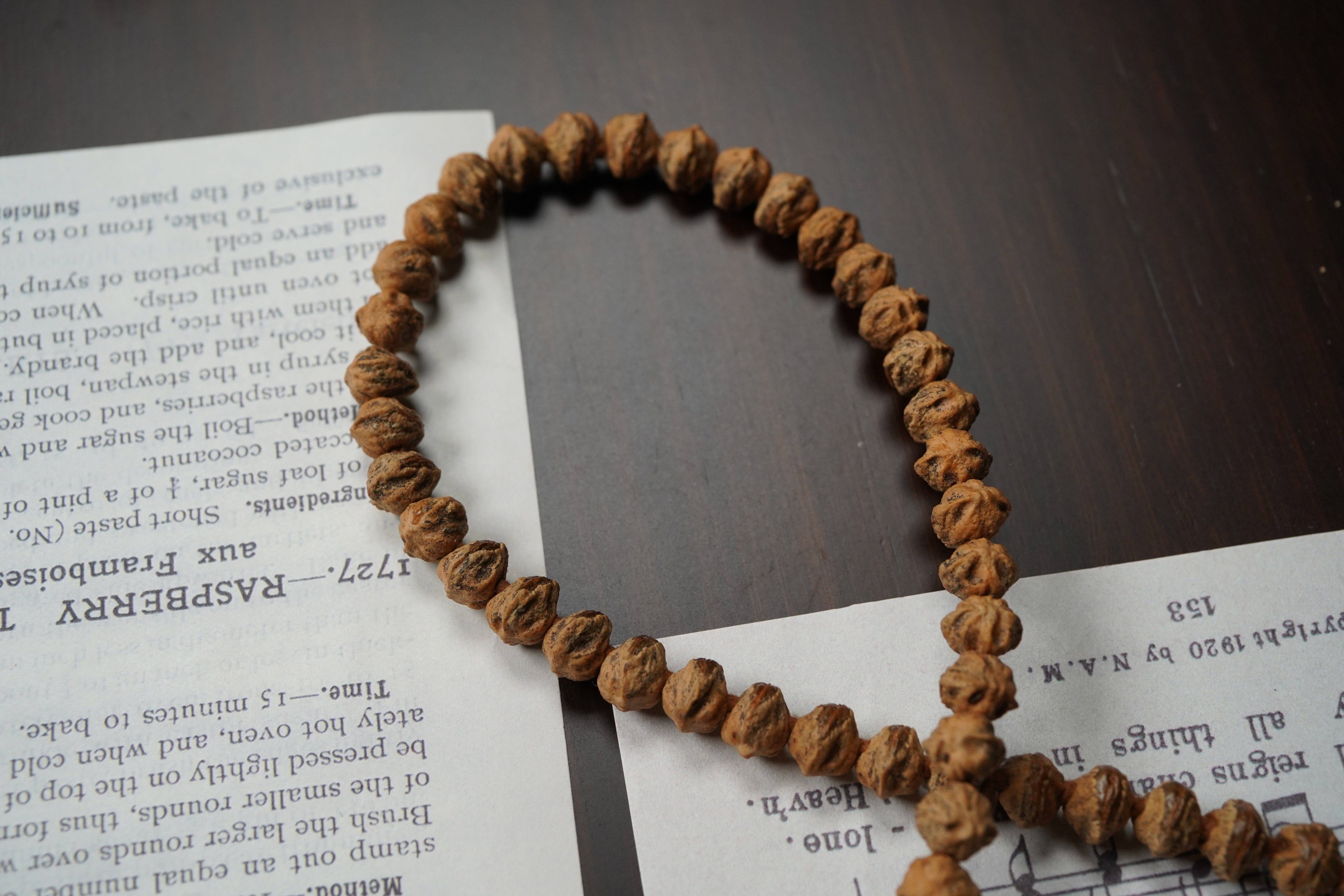 【柏霖·横打原桩】红芽口黄粉皮横打百香籽·热振柏香籽文玩手串