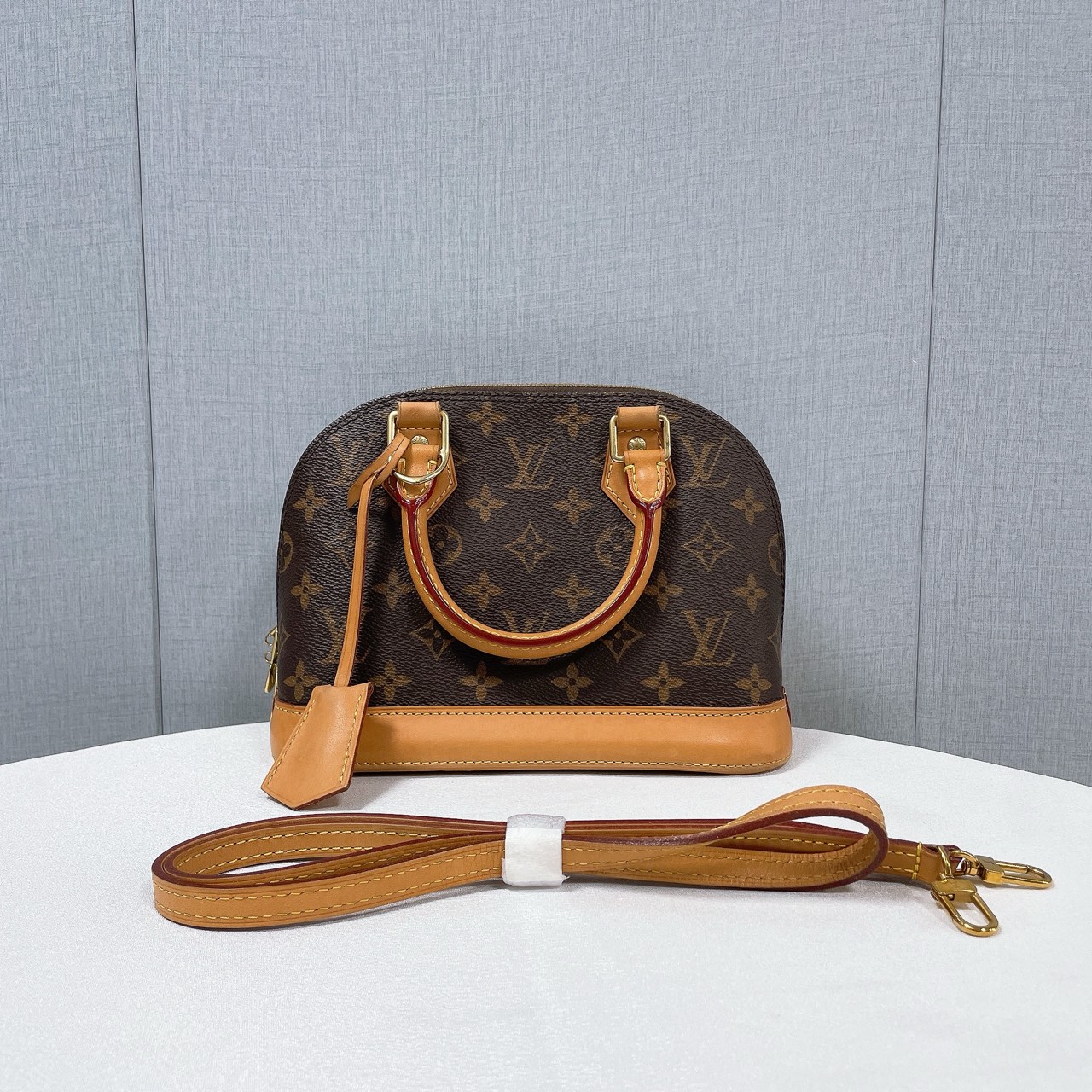95新 LOUIS VUITTON PARIS   老花贝壳bb包 16年