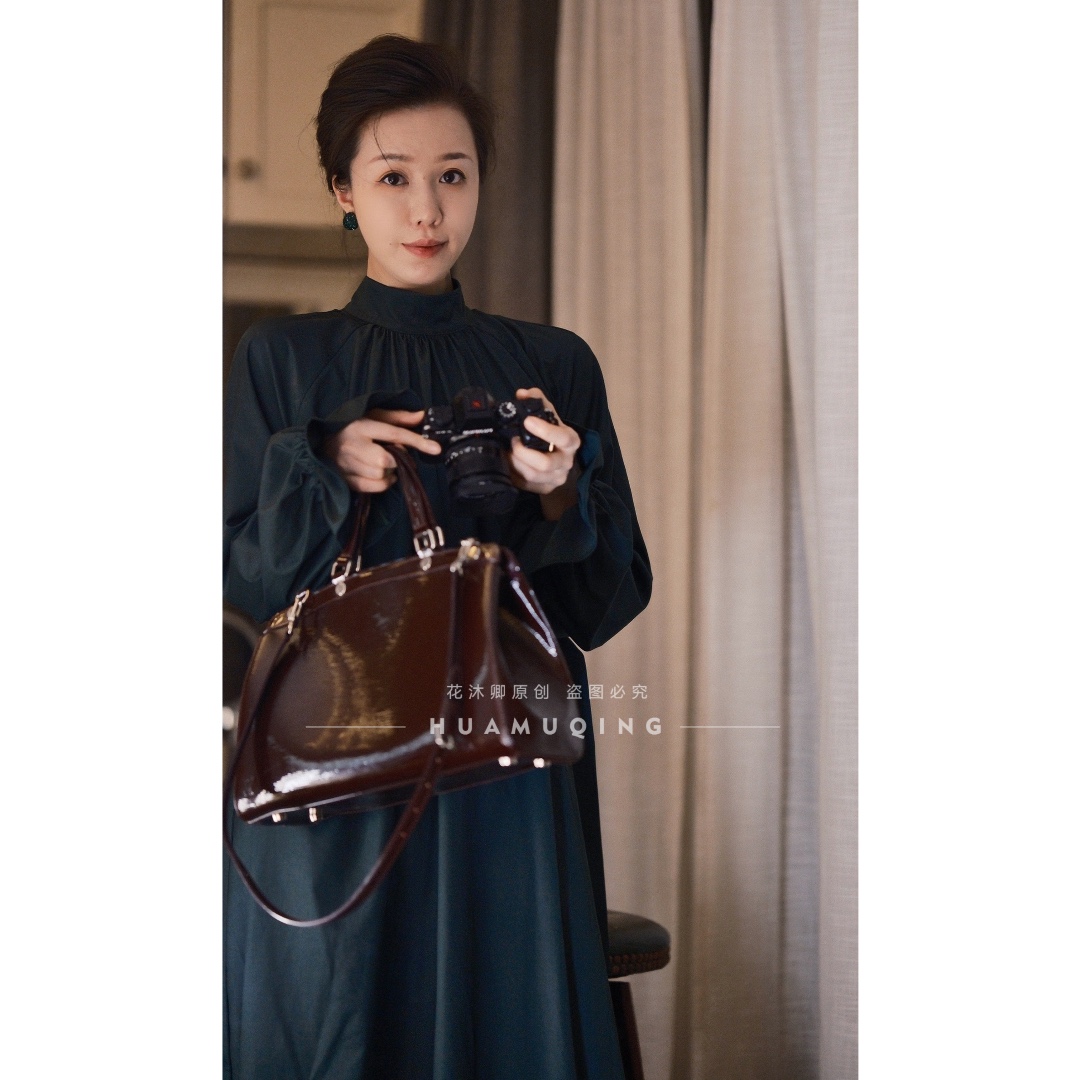 {花蕾原创}秋季女士气质时尚小众设计感百搭长袖长款高领连衣裙