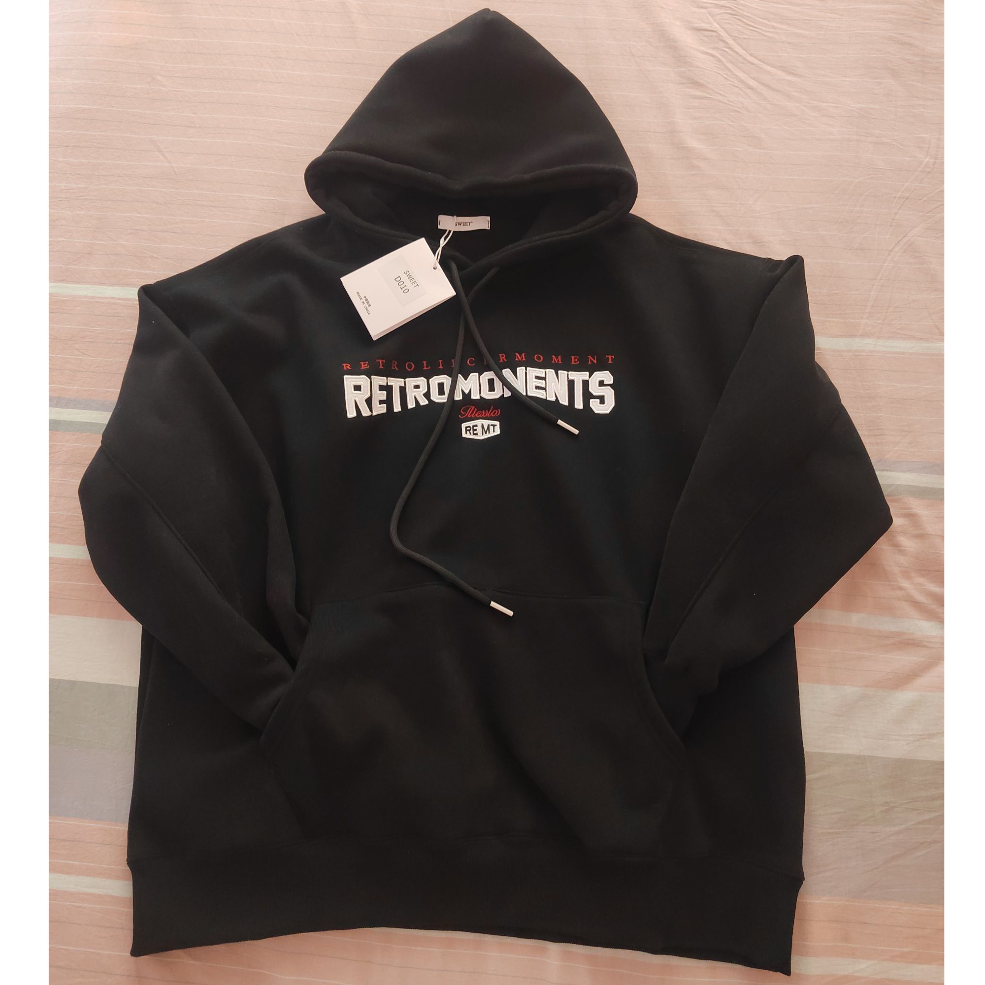 黑色加绒加厚刺绣卫衣