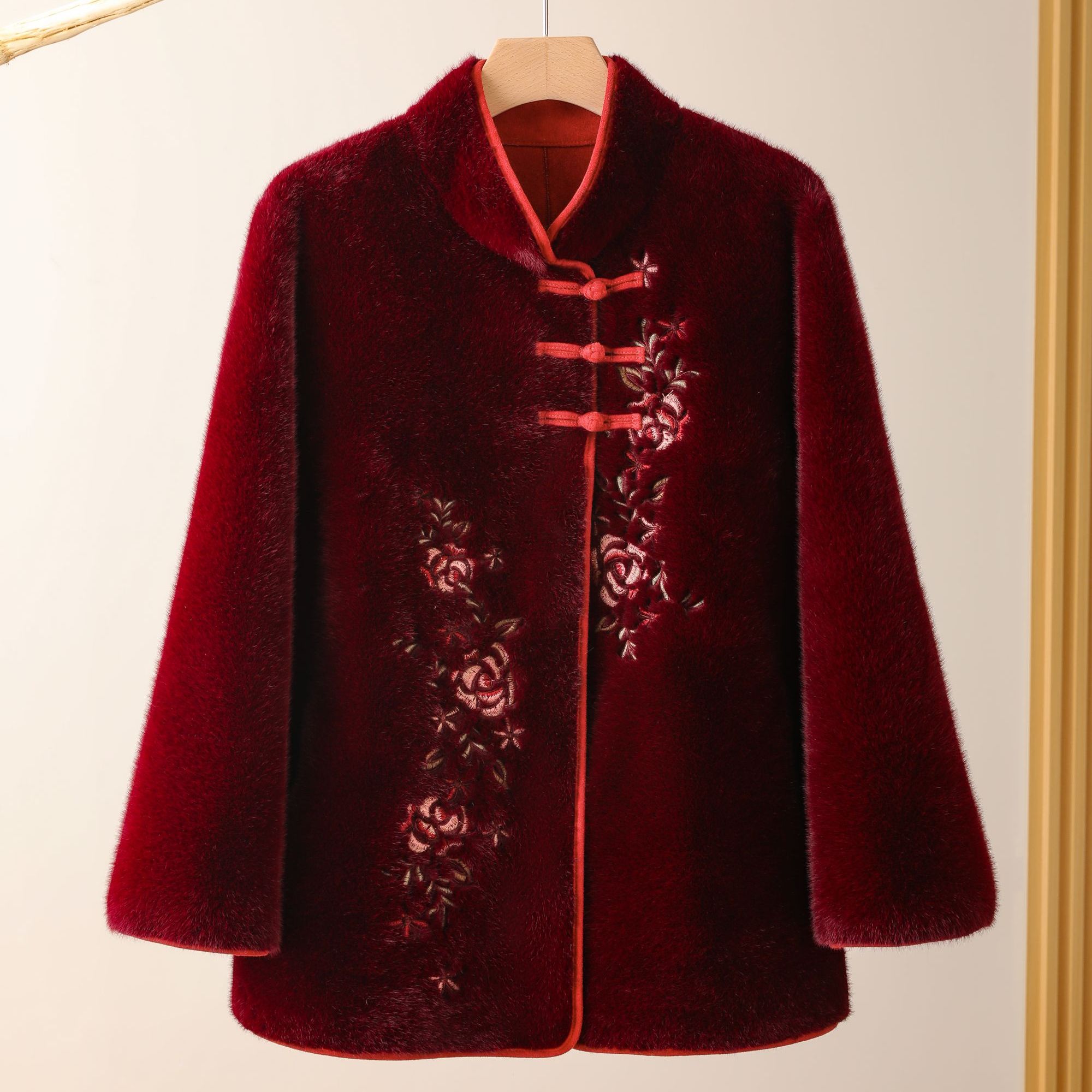 新年妈妈冬装新款民族风外套貂绒大衣绣花高档老人衣服奶奶装秋冬