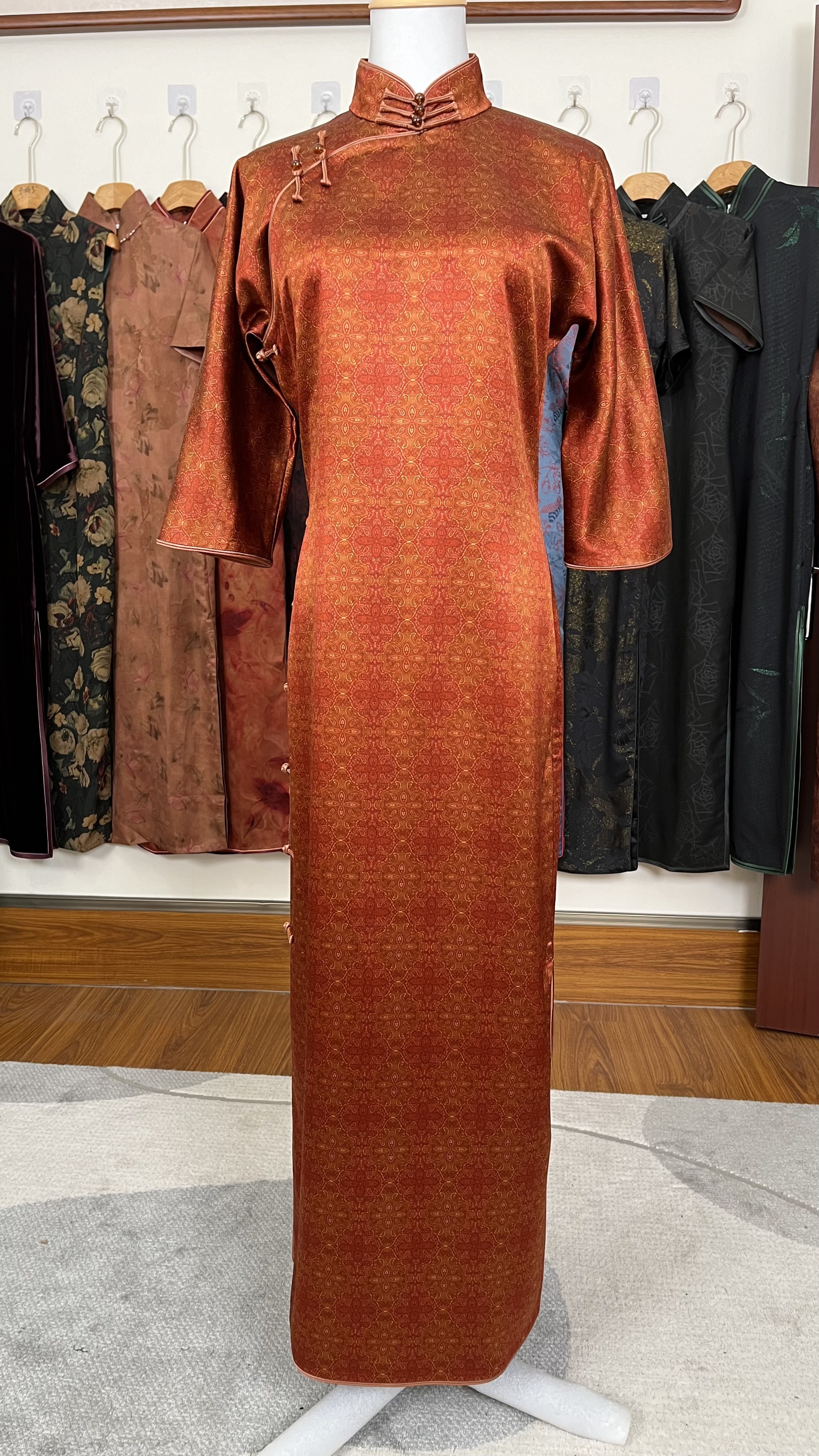 经典旗袍QP—3027（A2001）