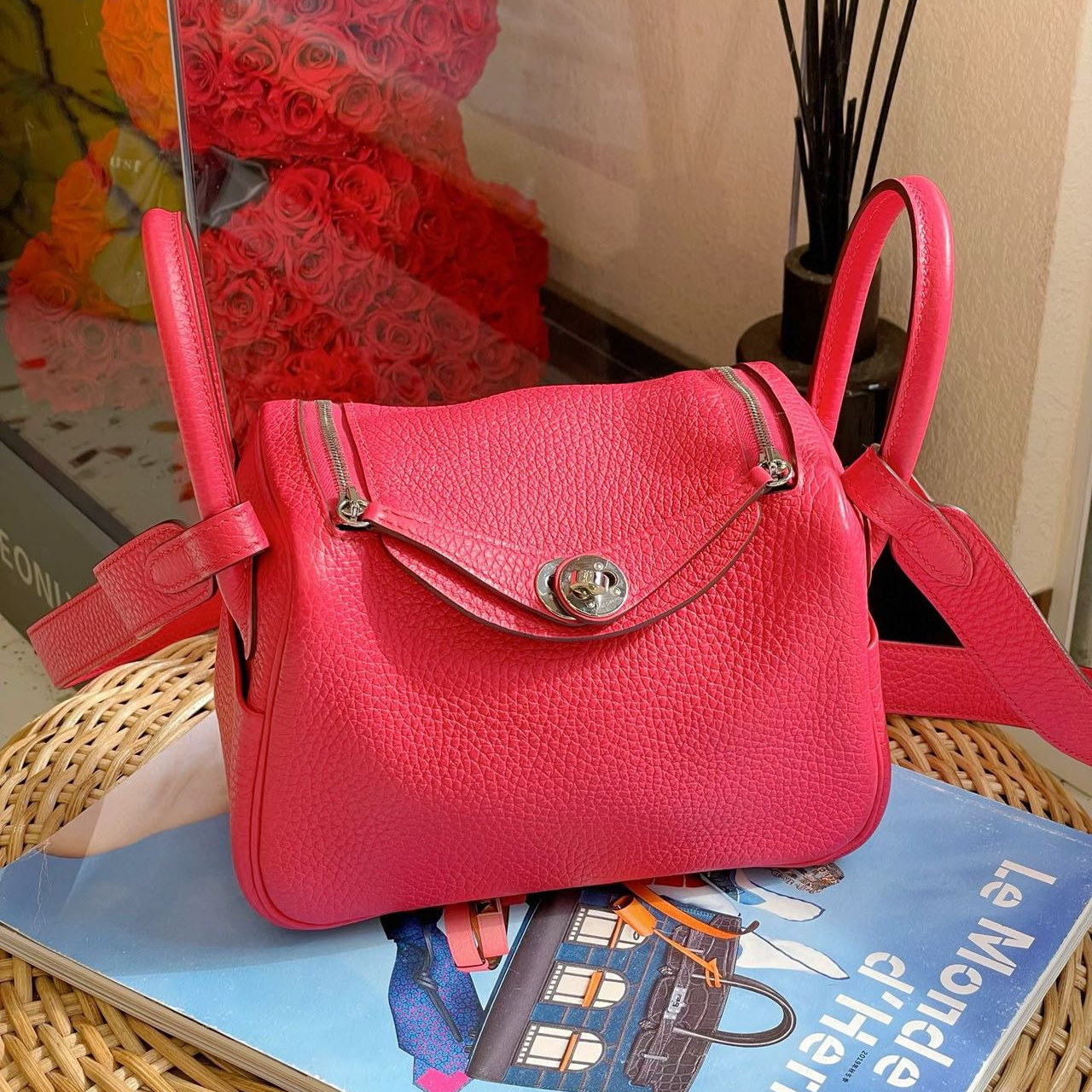 99新 Hermes/爱马仕 爱马仕mini Lindy极致粉 银扣 tc皮 Y刻