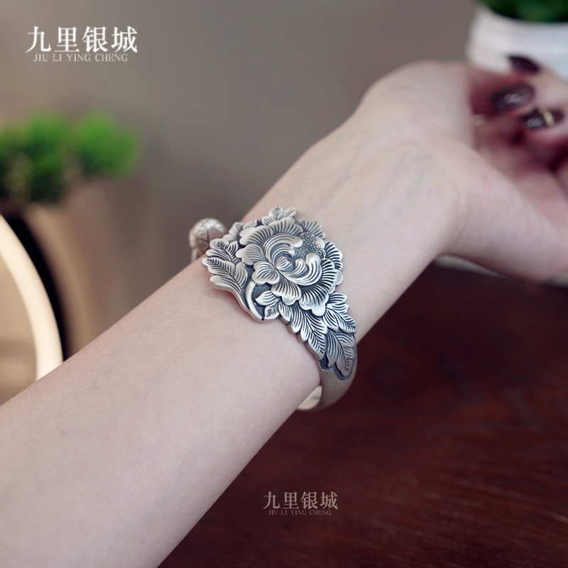 足银手镯 999纯银牡丹花手镯素款名族风宽面锤纹镯子送妈妈礼物