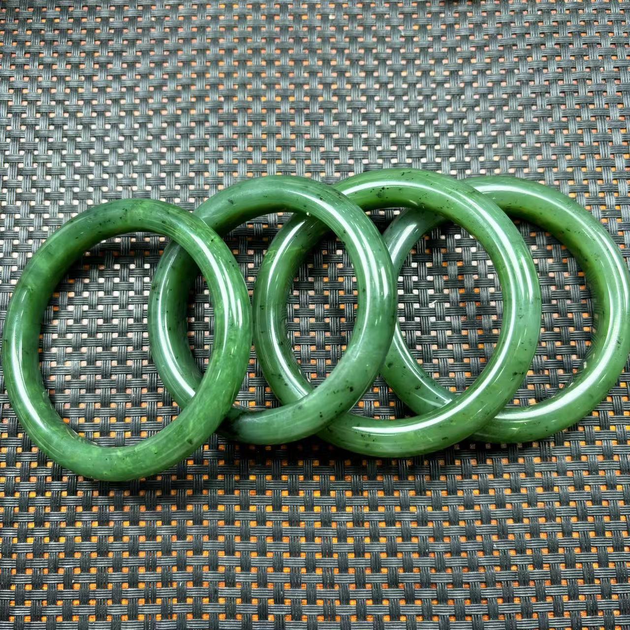 [好运玉业]乌兰海碧玉猕猴桃手镯（颜色微区多样性发货拍一发一）