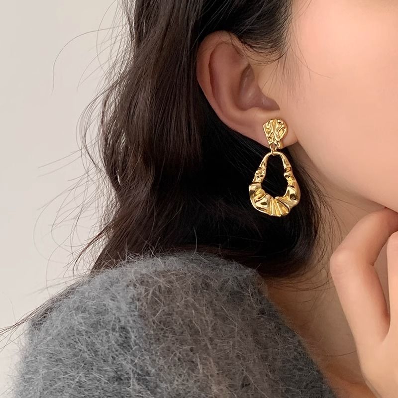 夸张简约小众设计褶皱耳环女个性耳钉冷淡风显脸瘦耳饰