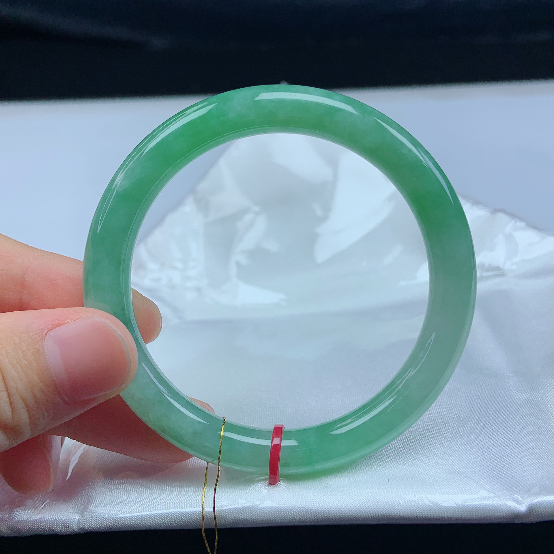 54➕圈口缅甸天然a货翡翠冰种带阳绿圆条手镯时尚满绿翡翠色