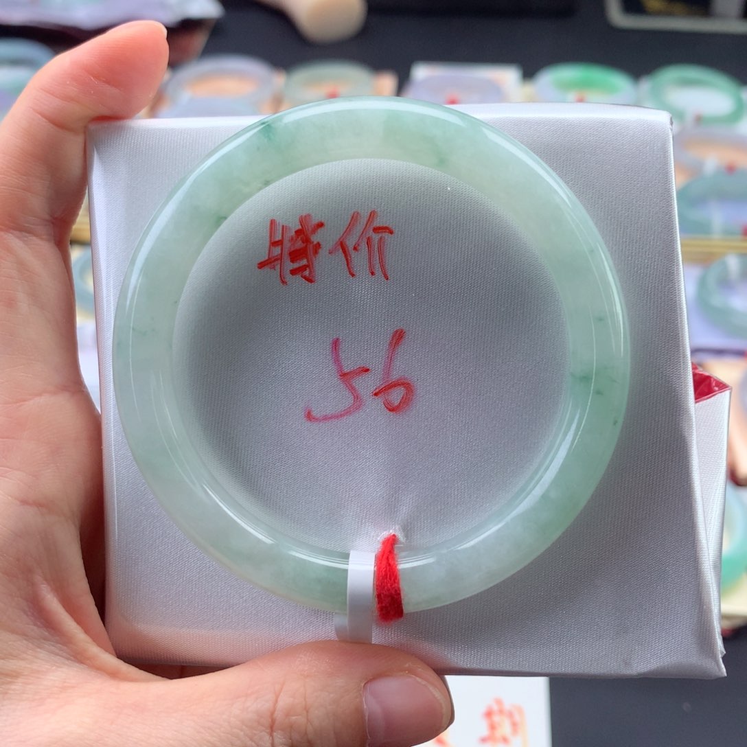 翡翠手镯未镶嵌翡翠手镯4