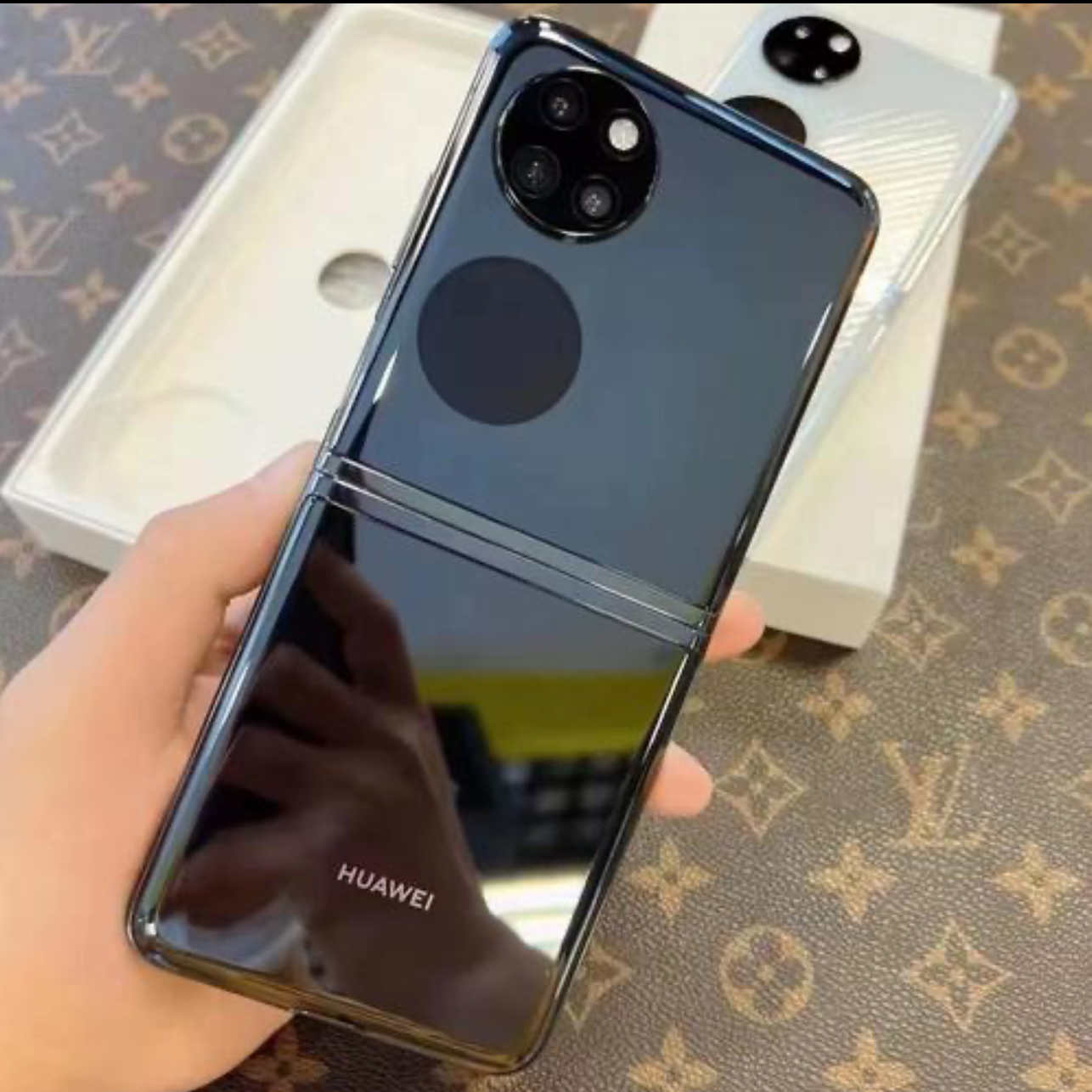 9新 Huawei/华为 P50pocket s 时尚小巧小折叠宝盒手机 自拍