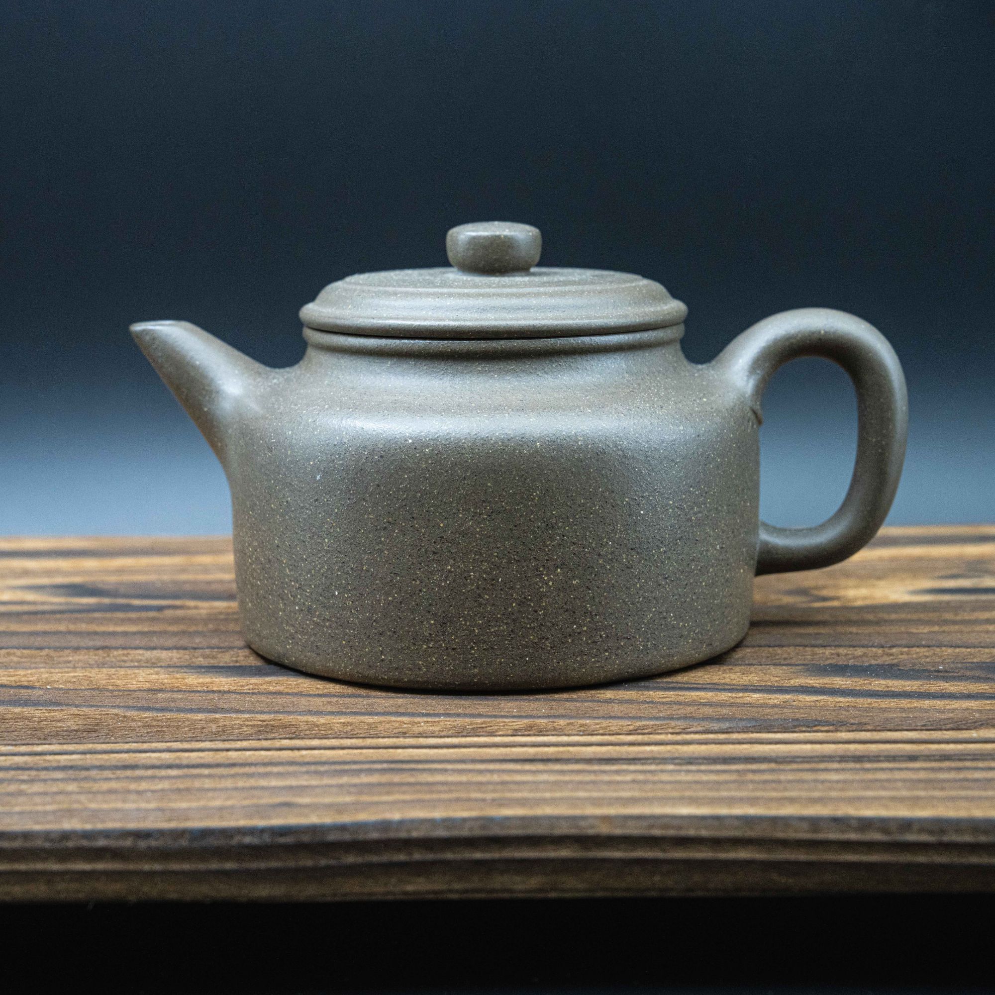 【梨皮青段·德钟】通体全手220cc黄龙山大水潭青段泥手制德钟壶原矿
