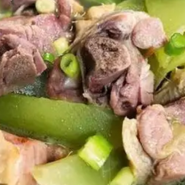 咸鸭腿莴笋小煲
