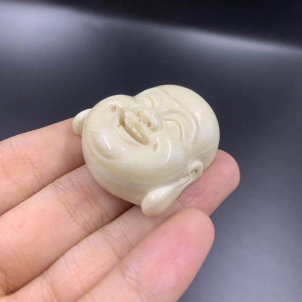 C8987天然猛犸牙雕刻佛头吊坠 支持鉴定 假一罚四
