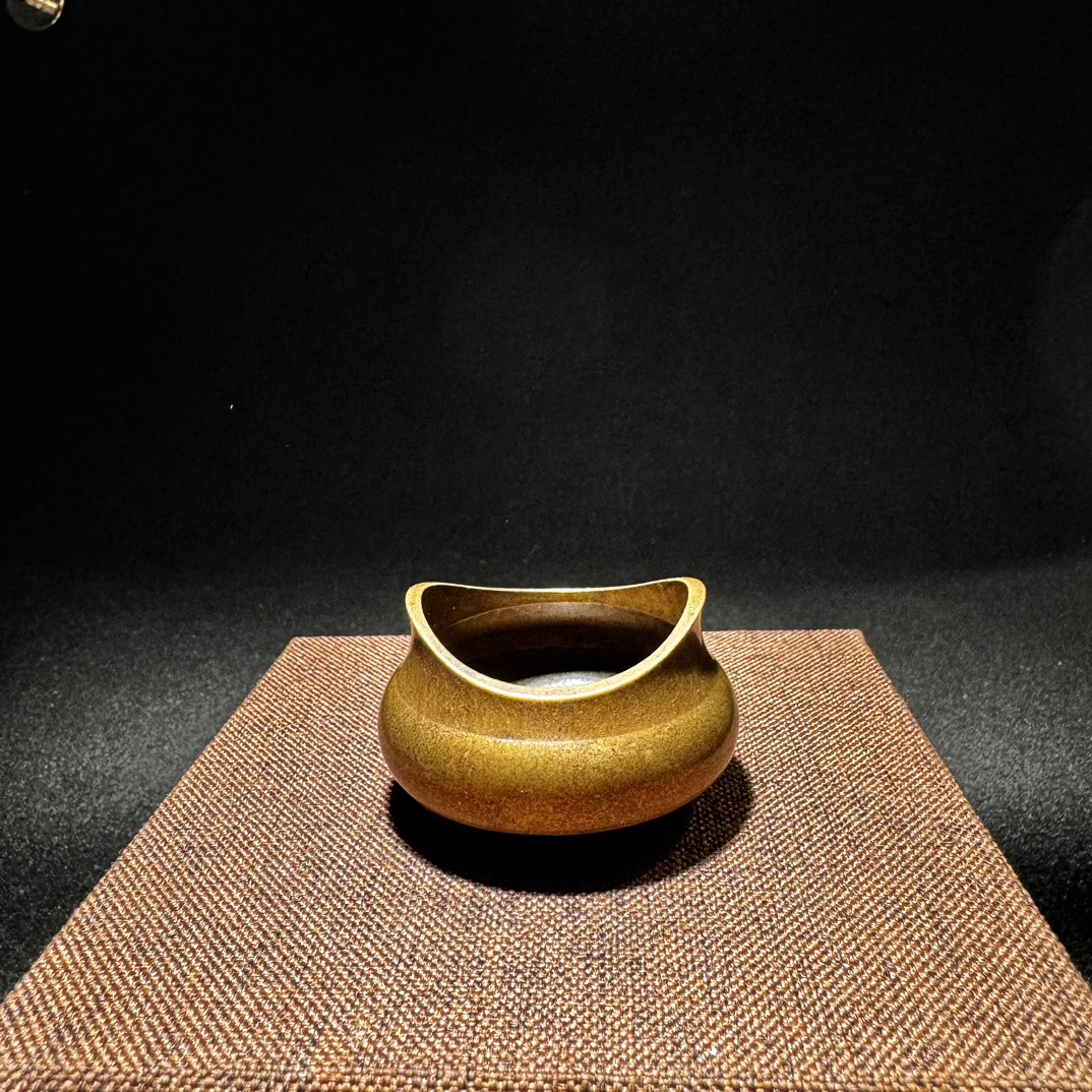 铜制中式无盖小香炉