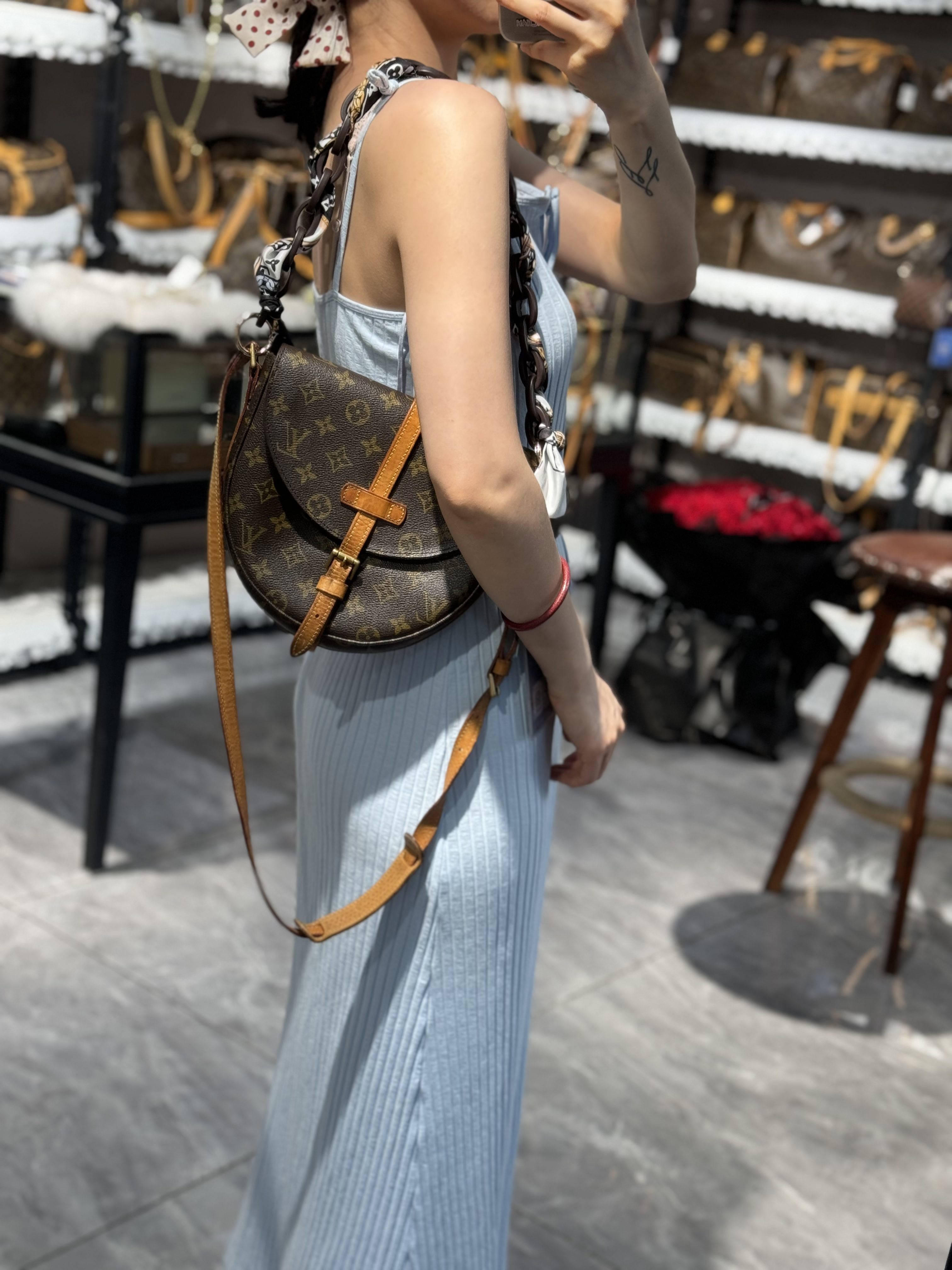 95新 LouisVuitton/路易威登 全原中号盾牌中古款LY
