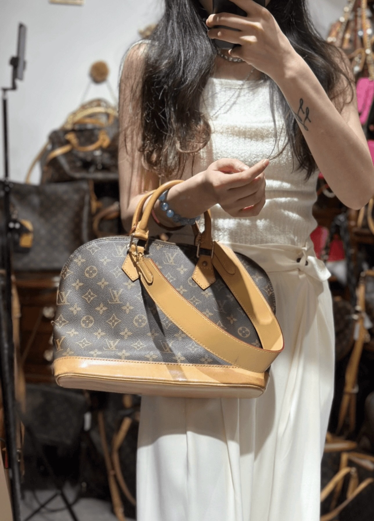 95新 LouisVuitton/路易威登 全原贝壳中号LY，成色可咨询客服