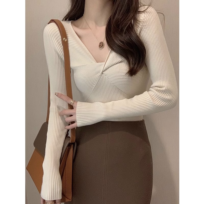 法式气质V领针织衫女春2024新款设计感小众纯欲修身显瘦打底上衣