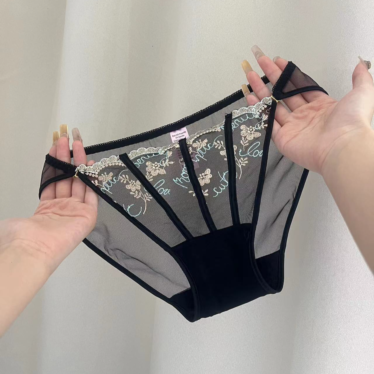 网纱夏季蕾丝内裤秋优雅薄款无痕国风复镂空舒适时尚透气少女中腰