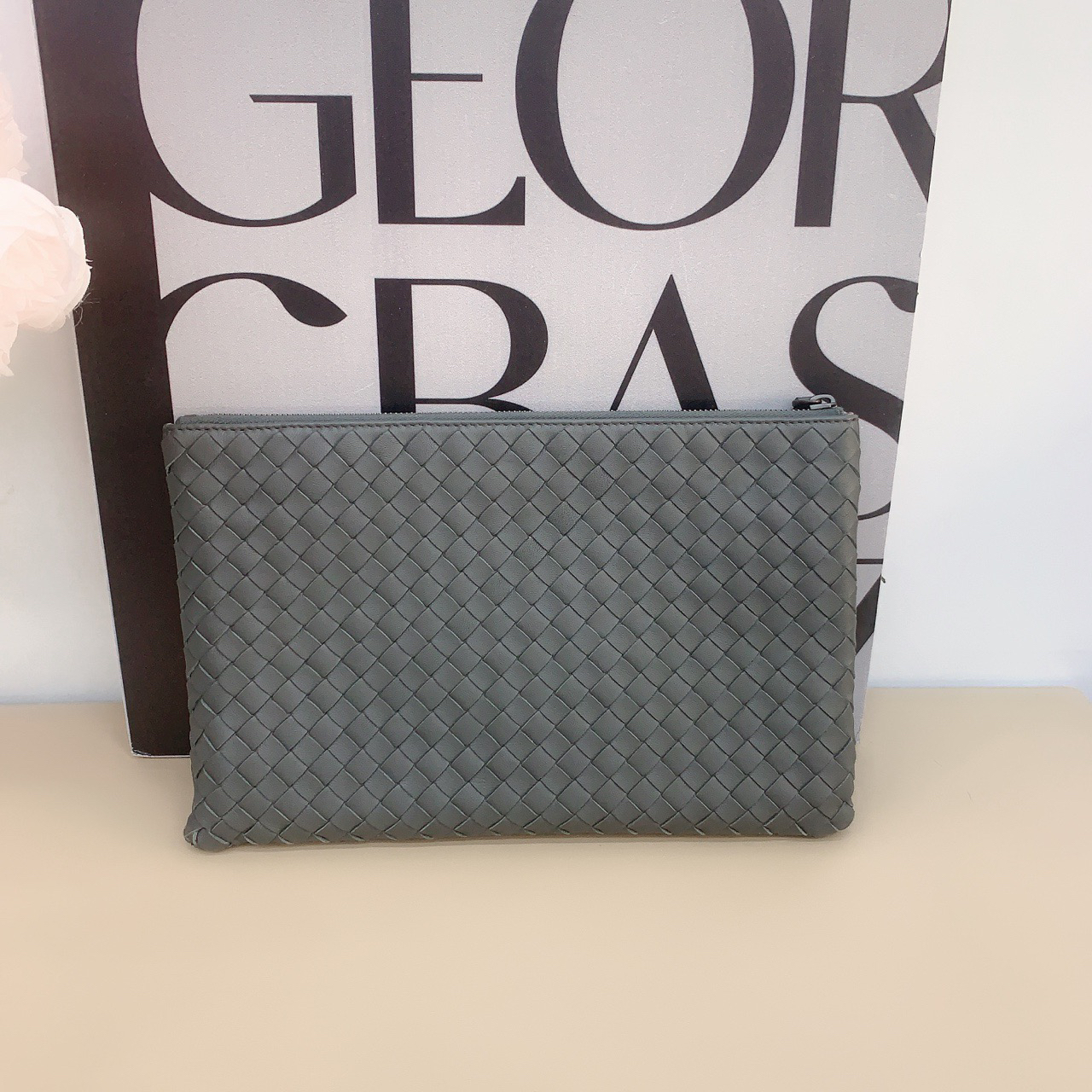 95新 BOTTEGA VENETA/葆蝶家 bv 手拿包 洗漱包 灰色