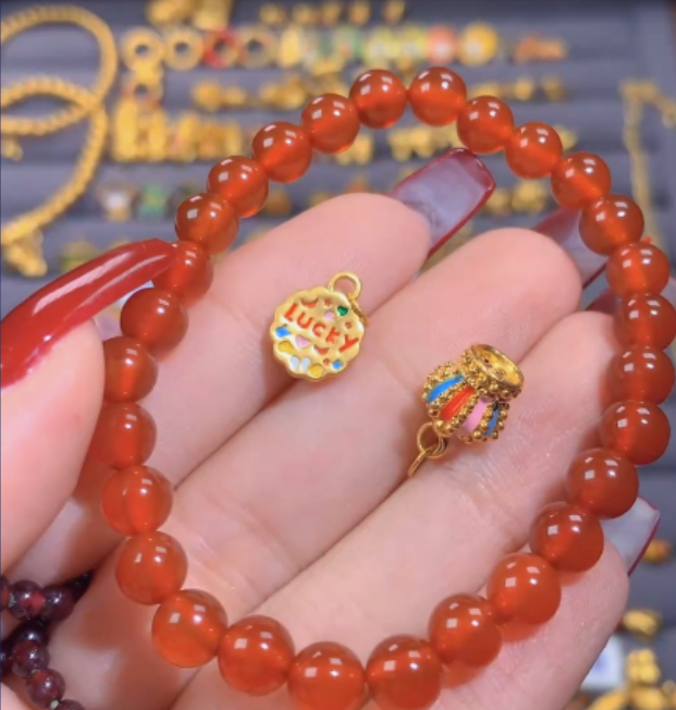 足金烧蓝皇冠+幸运牌