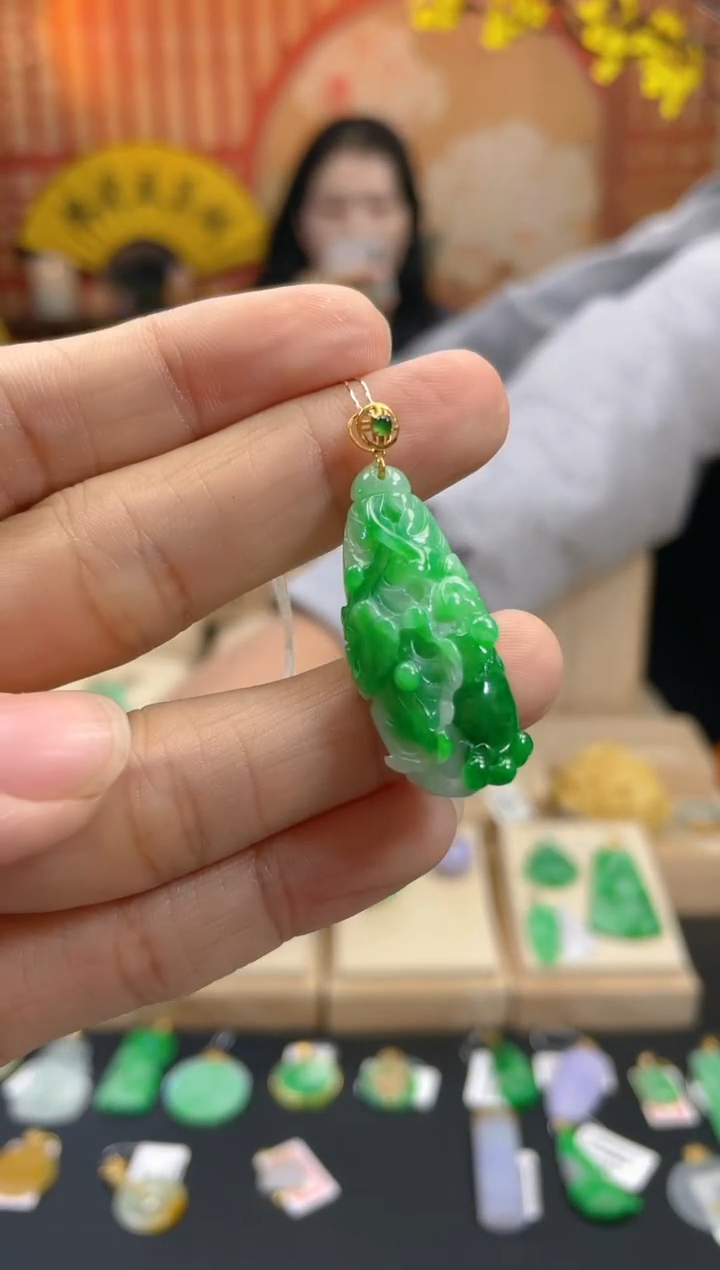 【闪购商品】翡翠颈饰18K金镶嵌假一赔三