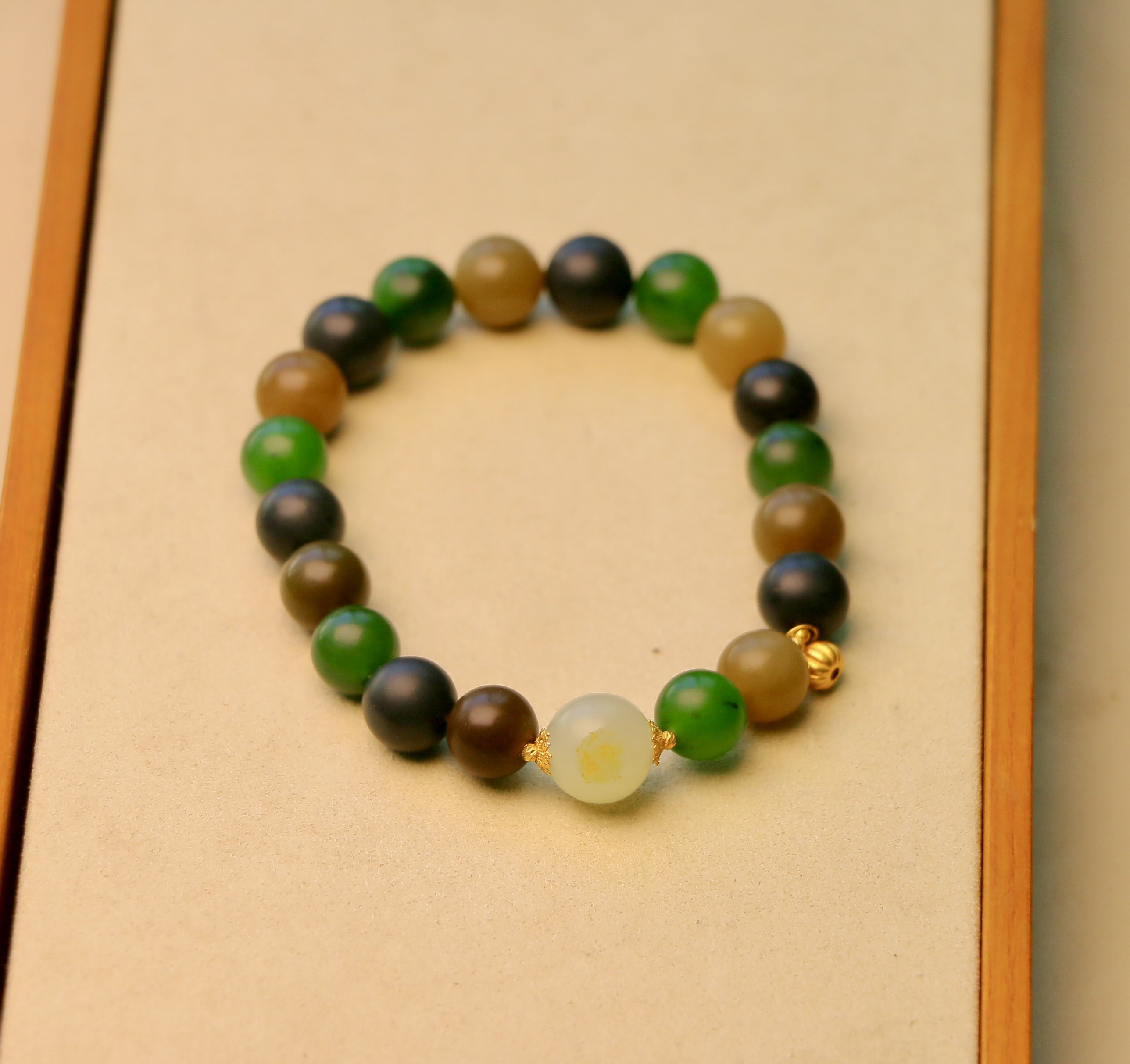 和田玉单圈手串，楼兰复古格调