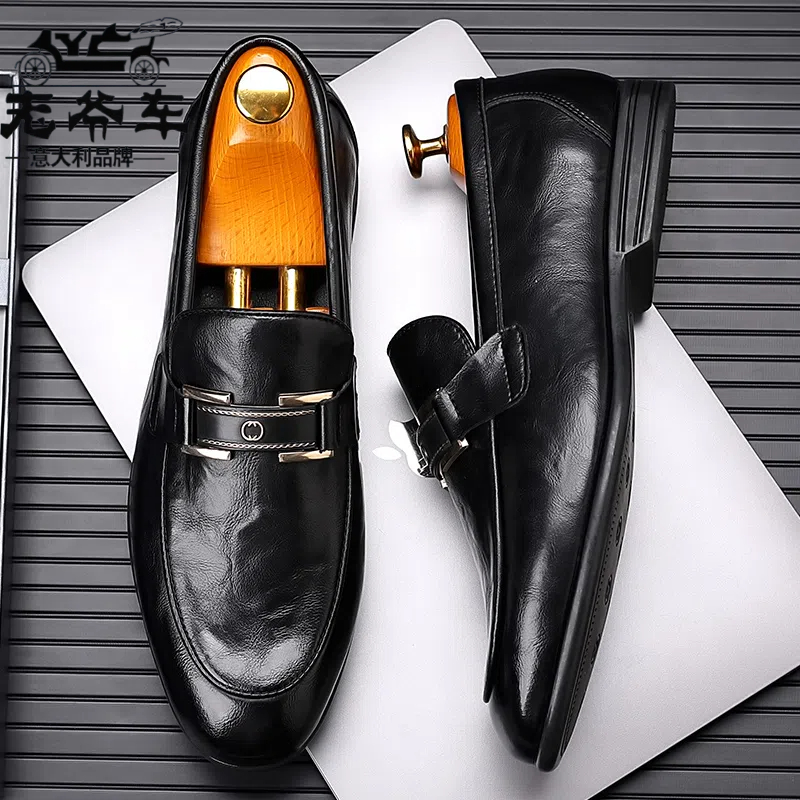 老爷车夏季新款男士休闲皮鞋透气软底鞋豆豆鞋男款时尚商务潮鞋子