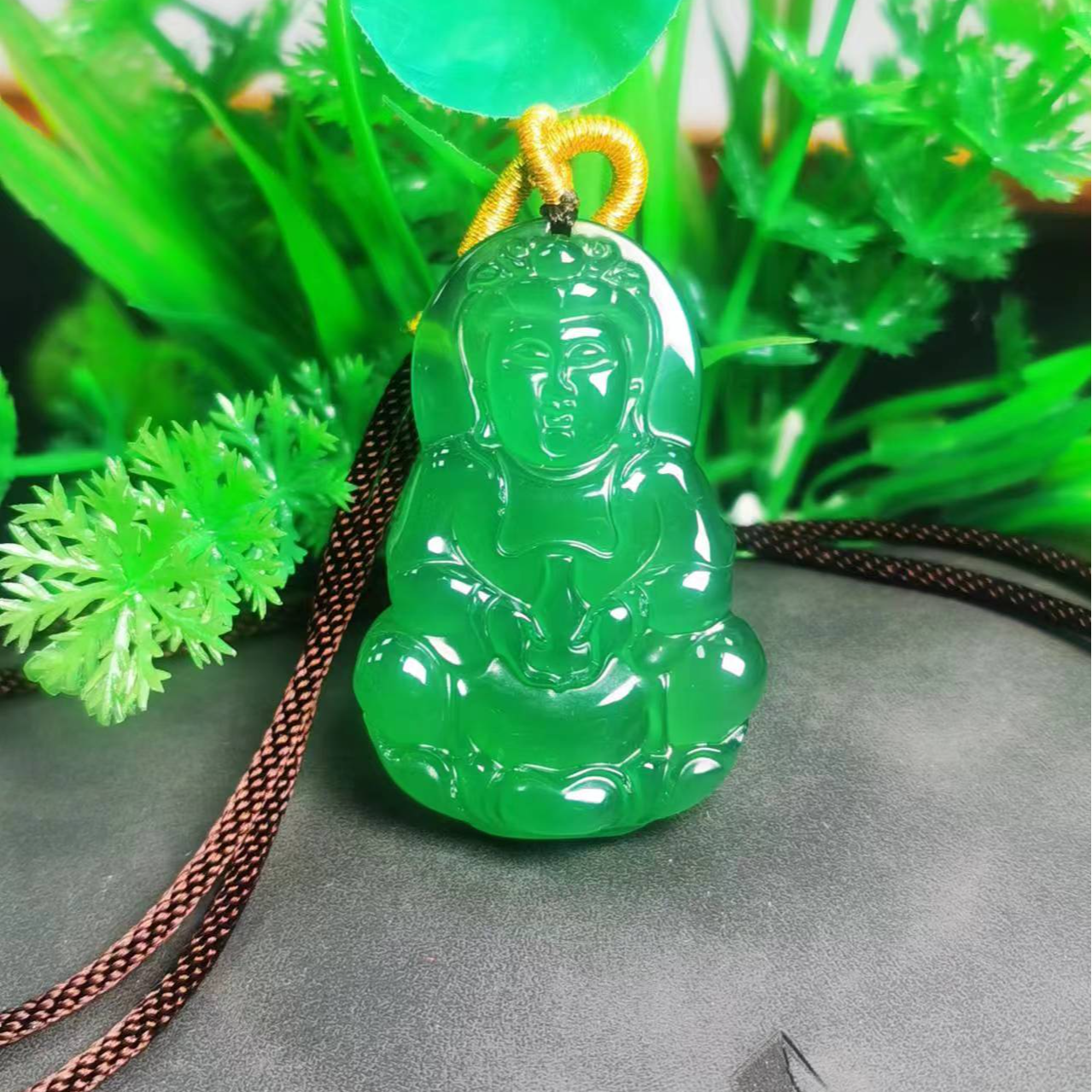 A5023天然珠宝-九色玄冰秦紫玉观音玛瑙-吊坠配绳子