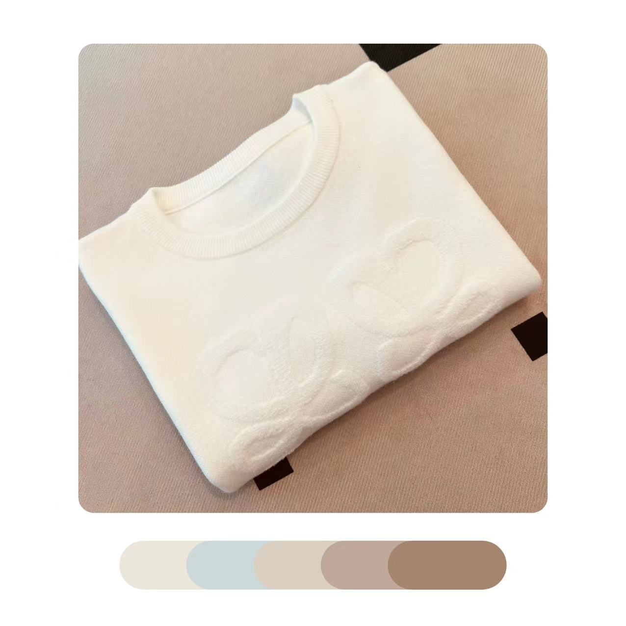 【高版本】慵懒风宽松浮雕套头针织上衣 G044