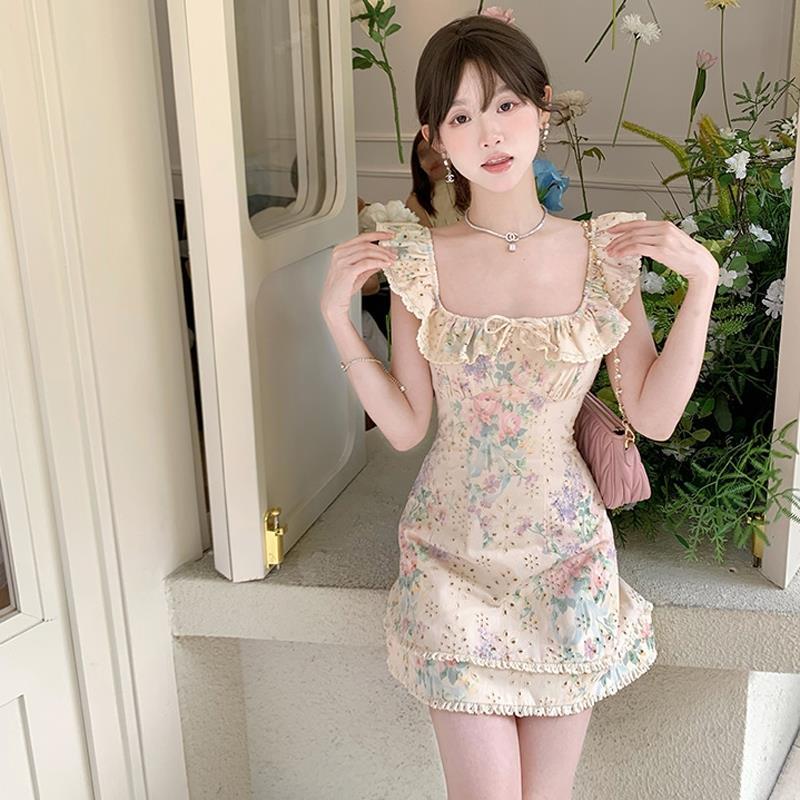 2023夏季新款方领蝴蝶结精致少女大荷叶边收腰显瘦提花印花连衣裙