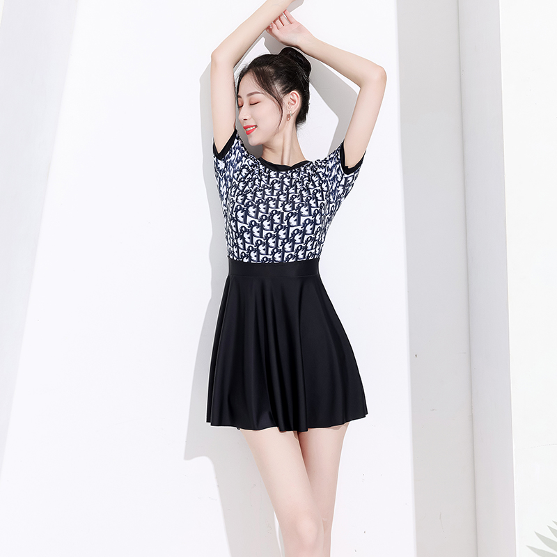 卡洛诗丹23新品显瘦遮肚子时尚大牌连体泳衣温泉保守温泉泳衣女款