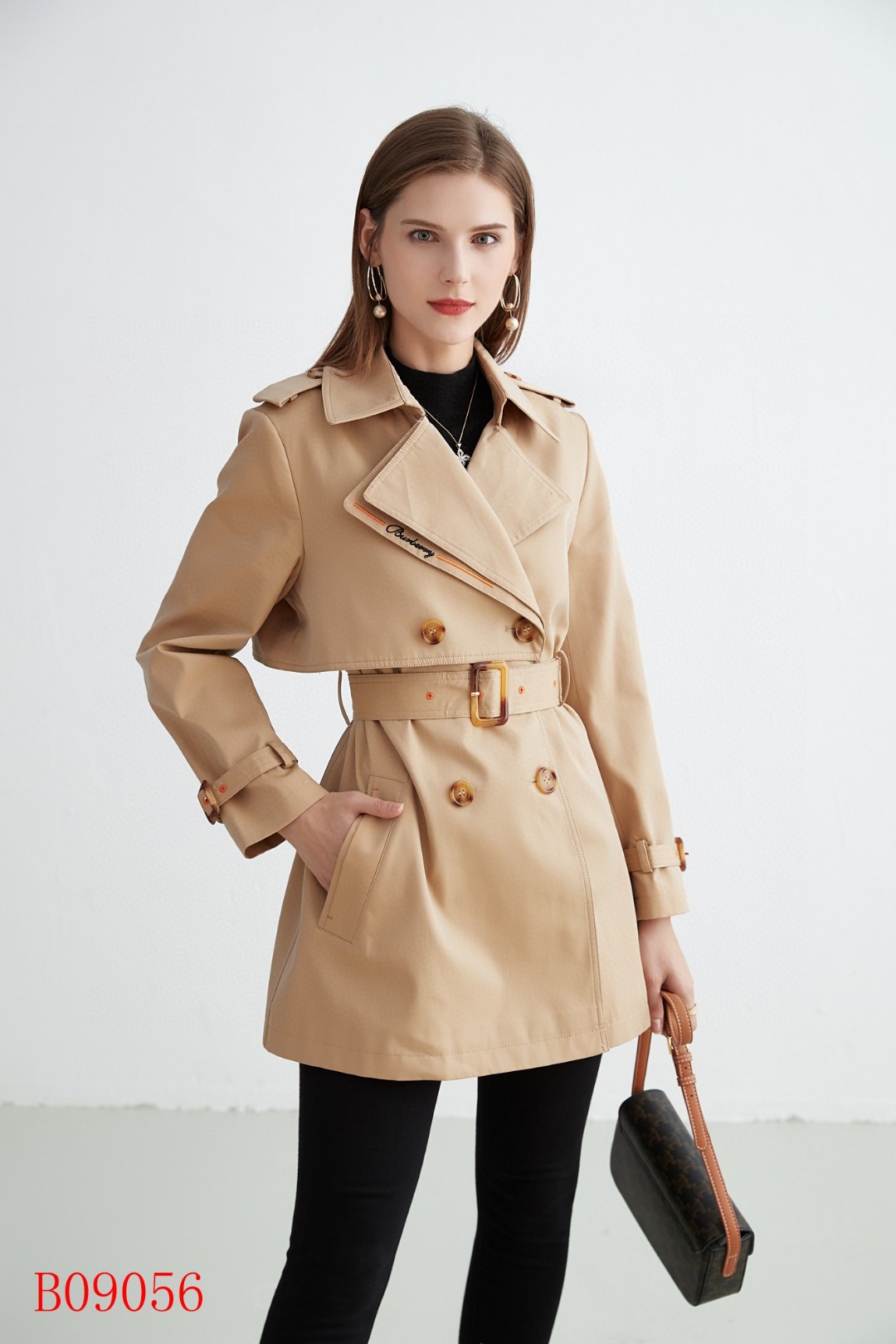 89219 秋冬新款潮流百搭双排扣翻领风衣外套女气质短款时尚女士