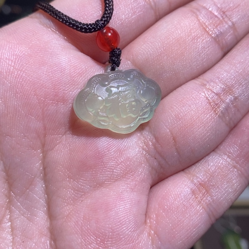 【闪购商品】蛇纹石玉颈饰未镶嵌王*结