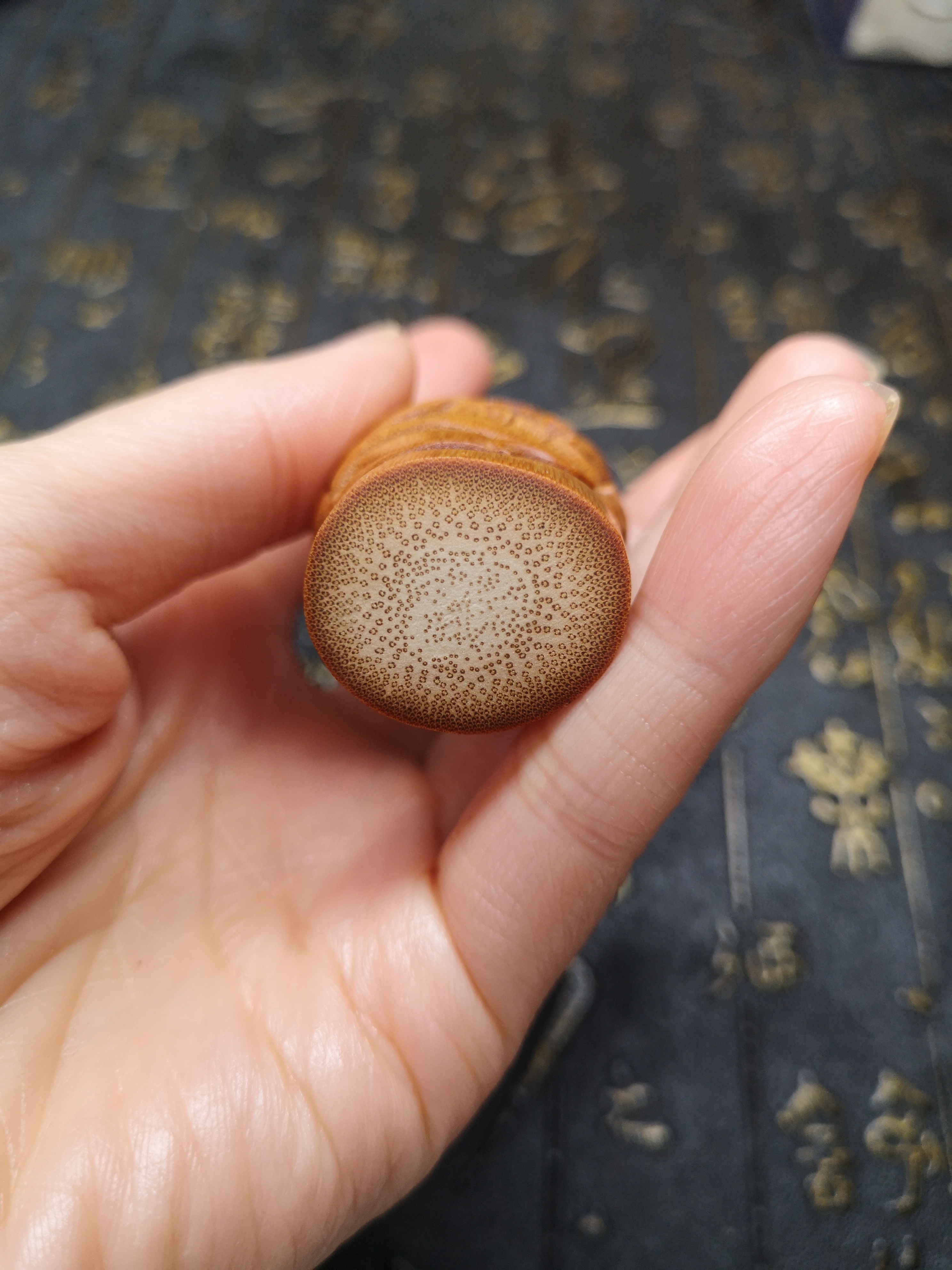 红皮实心竹浮雕，此图用于改价，请不要自己下单，直播间物品为准 