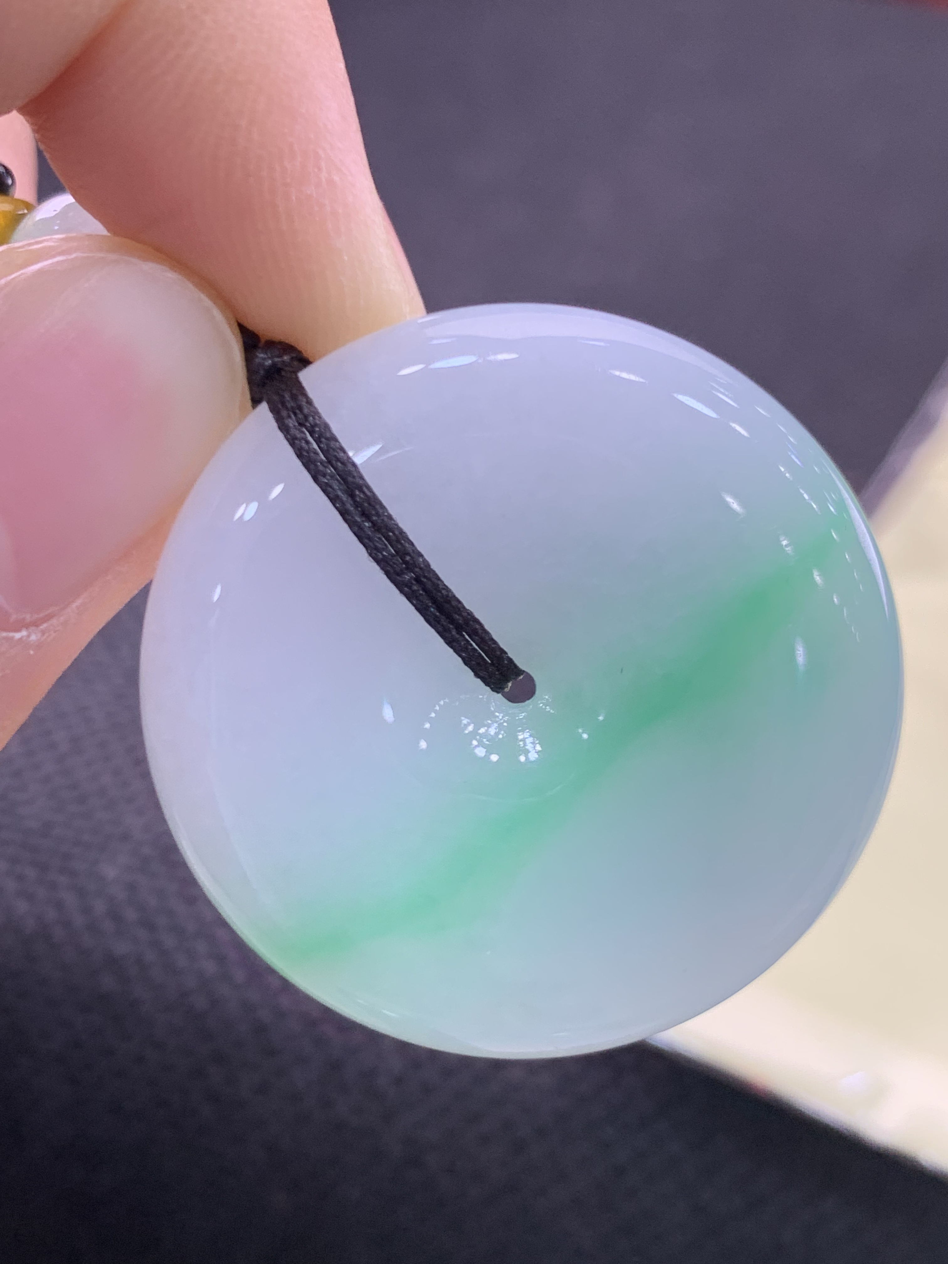 天然缅甸A货翡翠带绿平安扣