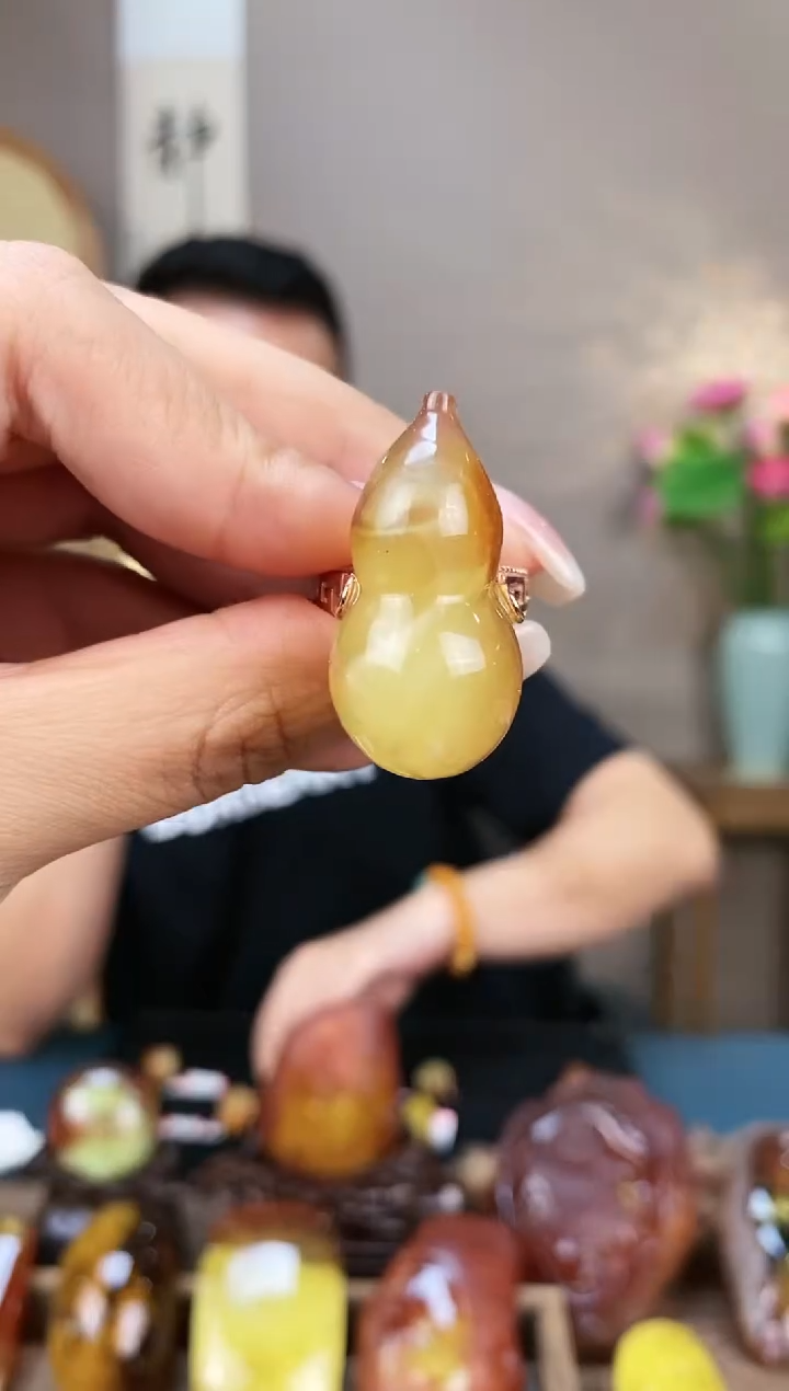 【闪购商品】琥珀裸石未镶嵌基地发货 一物一证 顺丰包邮