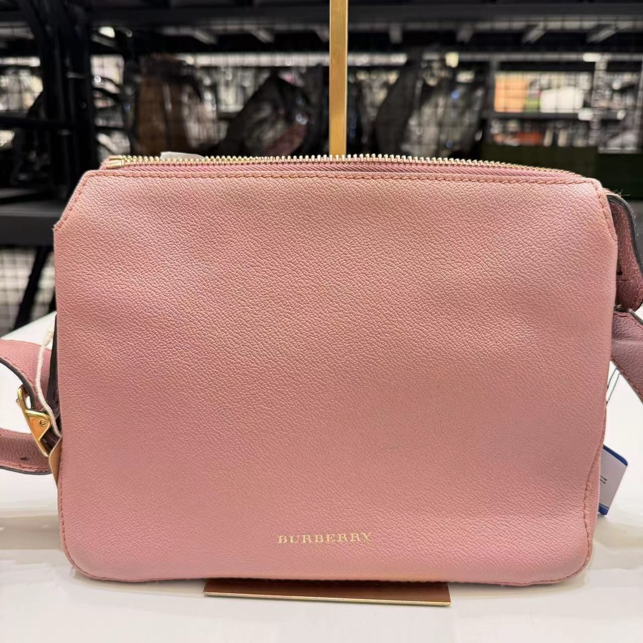 95新 BURBERRY/博柏利 /伊一/95/42244/单肩包/