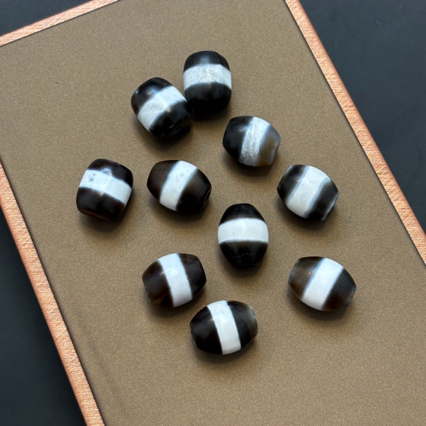 微瑕 黑白珠，一线 玛瑙 单颗尺约17x14mm 多样性选其一发货