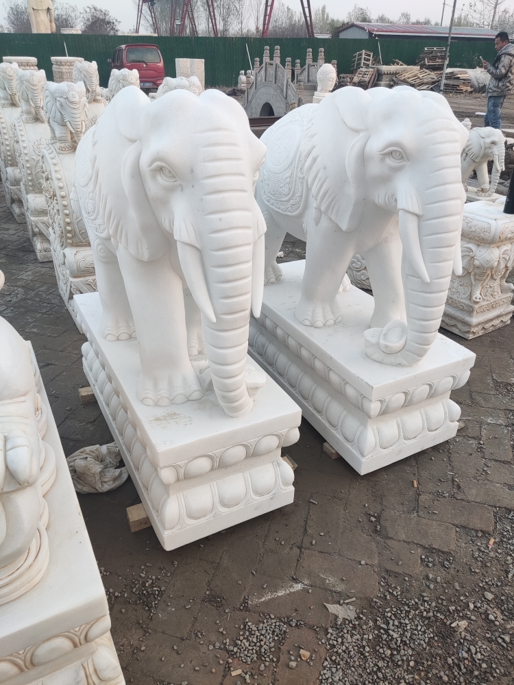 汉白玉石大象摆件高1.2长1.1