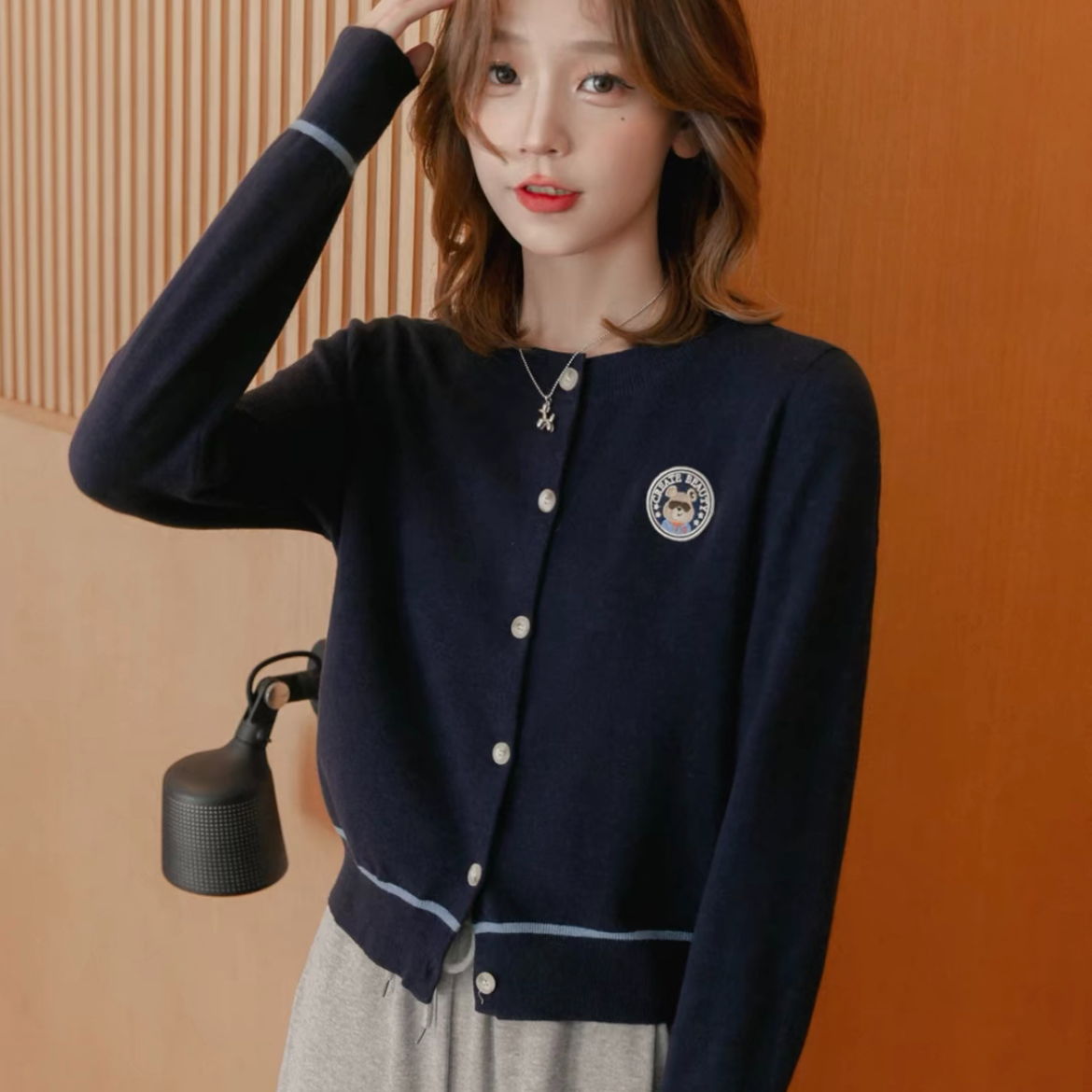 针织毛衣宽松风显瘦气质长袖网红时尚百搭圆领休闲开衫