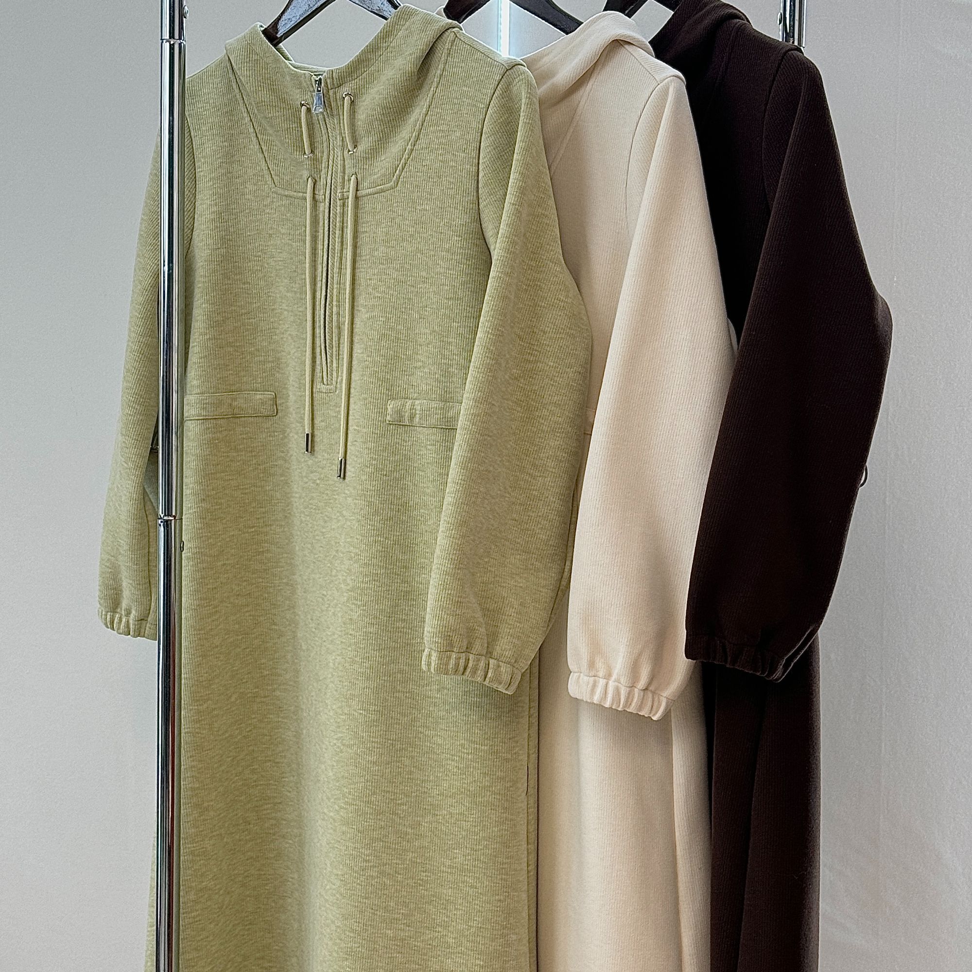 亏本清仓，无运费险，无运补》仿羊绒微胖收腰立领加厚连帽卫衣裙166